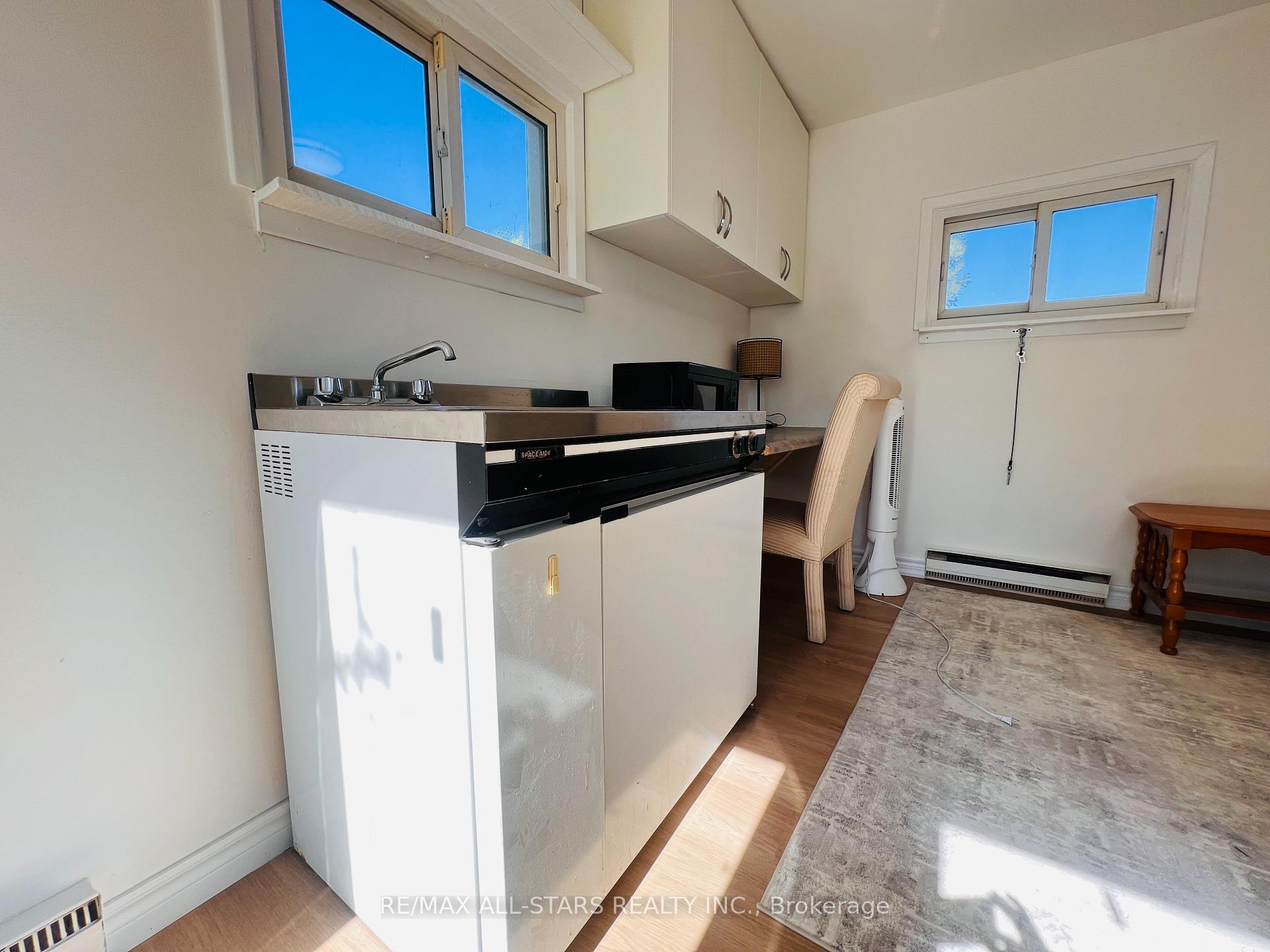 25607 Woodbine Avenue, Georgina — photo 4 of 5