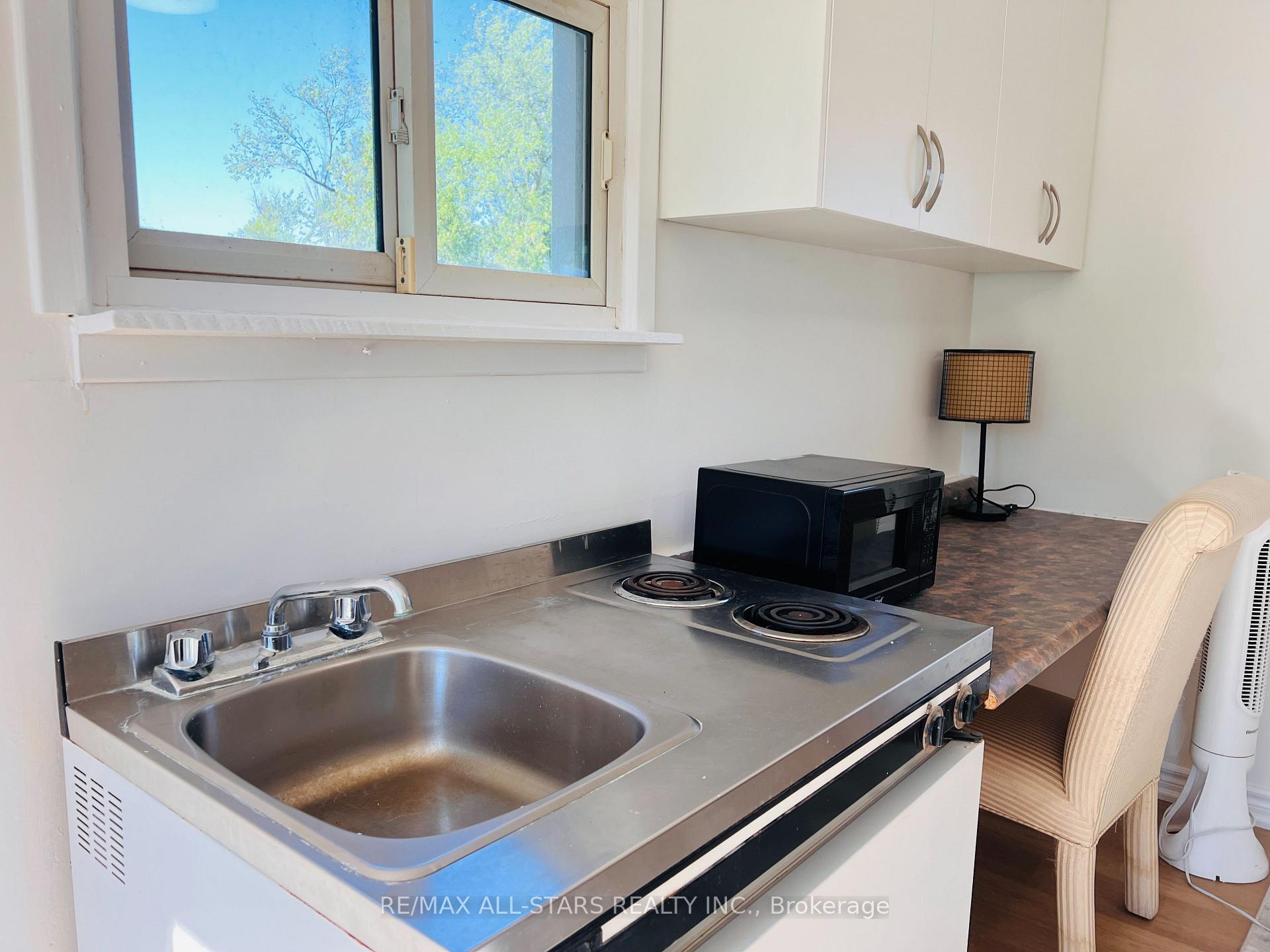 25607 Woodbine Avenue, Georgina — photo 5 of 5