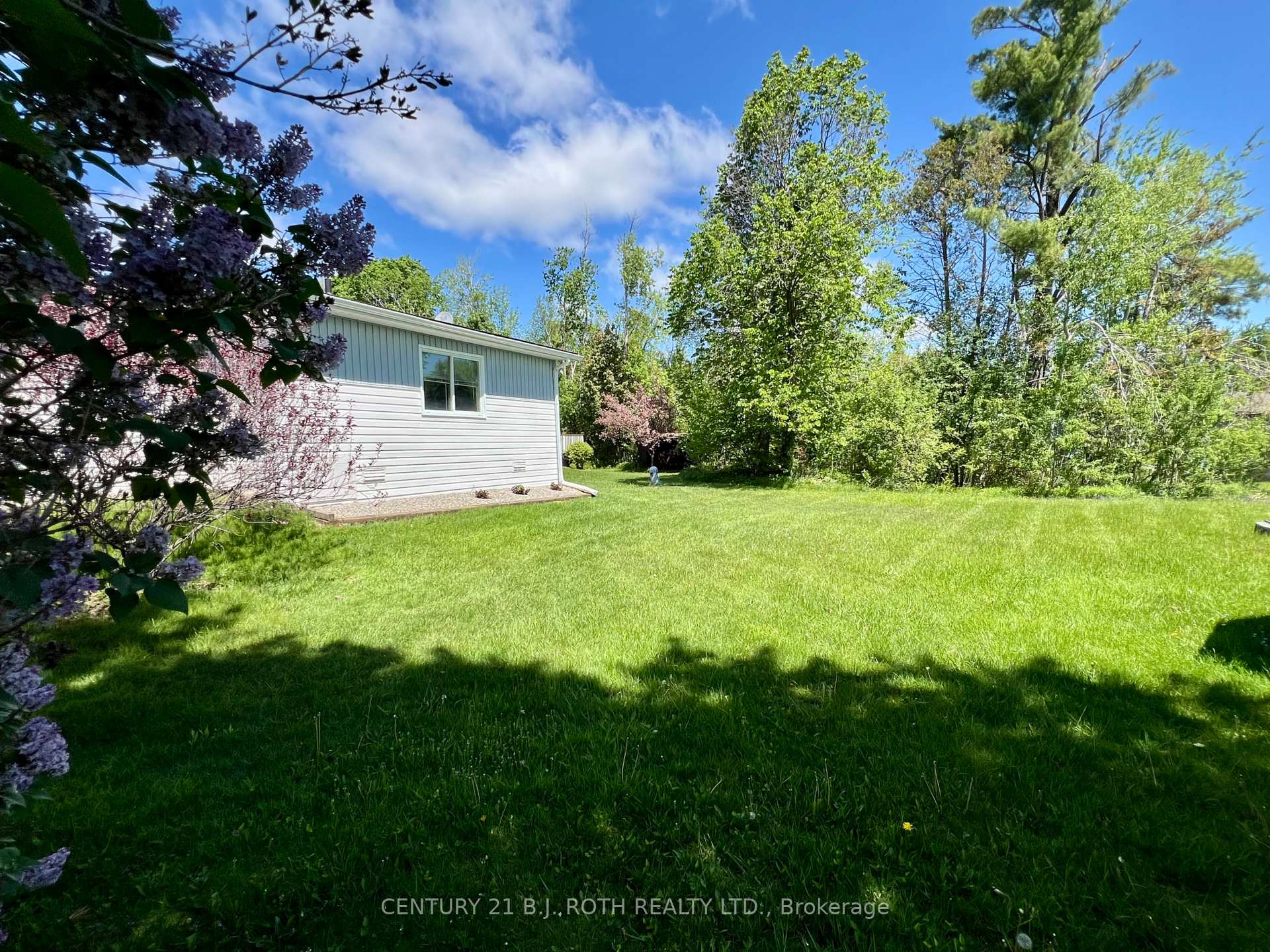 1 Nectarine Court, Innisfil — photo 2 of 5