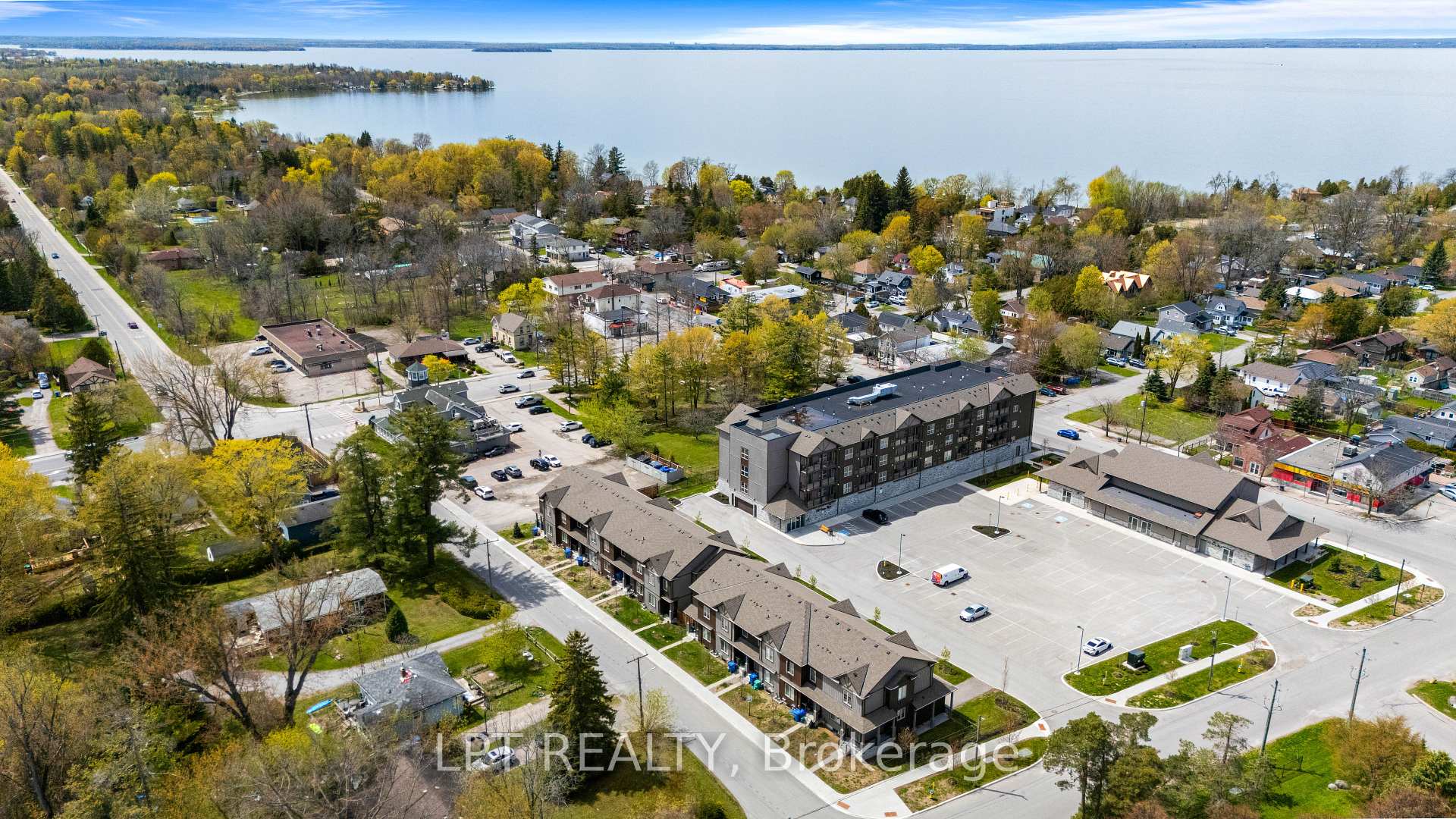 110 Grew Boulevard TH05, Georgina — photo 3 of 5