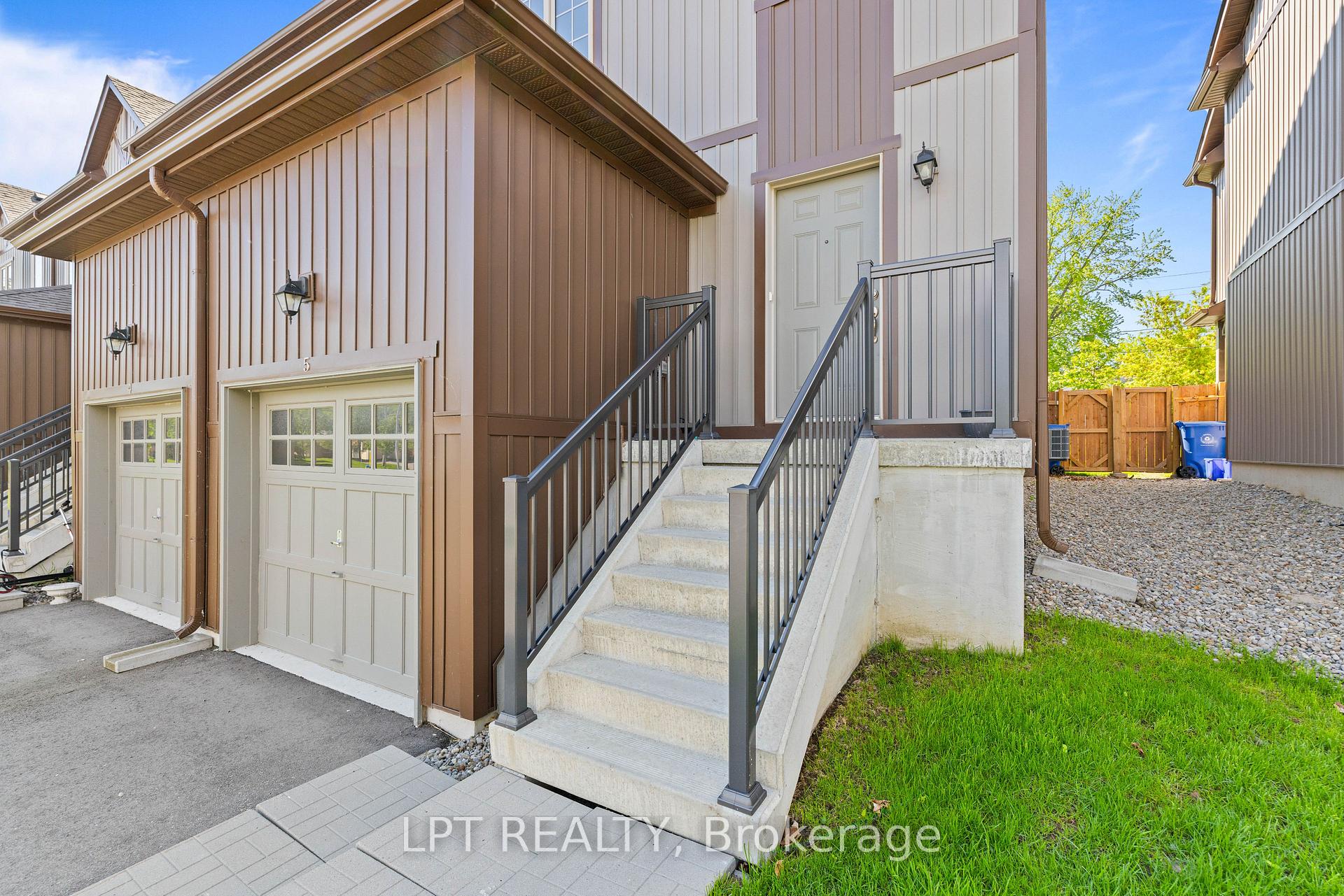 110 Grew Boulevard TH05, Georgina — photo 5 of 5
