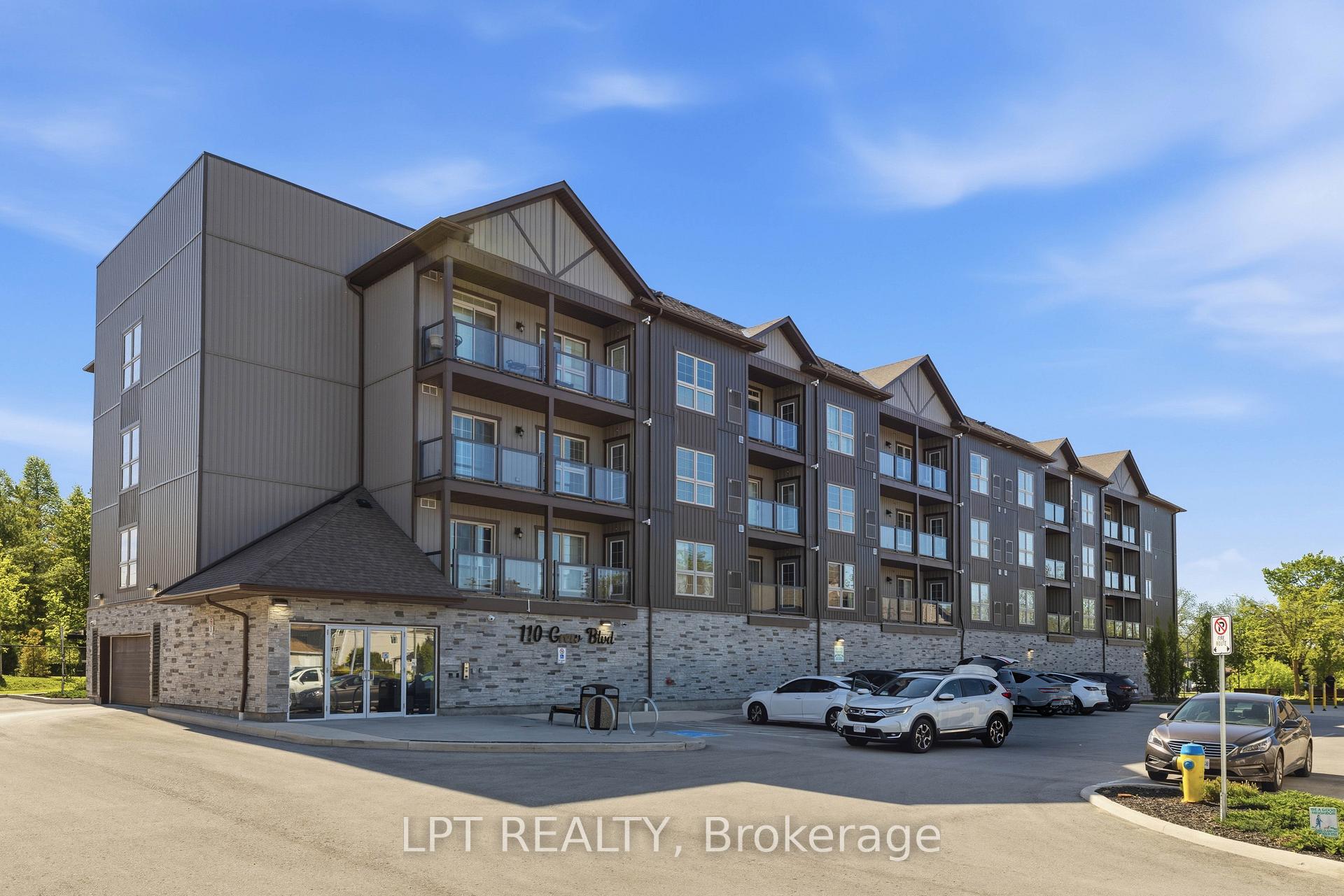 110 Grew Boulevard 303, Georgina — photo 3 of 5