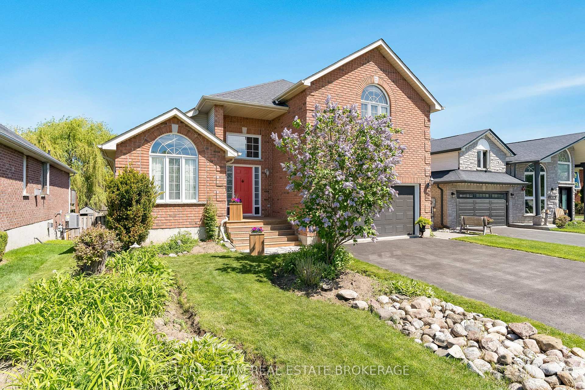616 Glen Cedar Crescent, Innisfil — photo 3 of 5