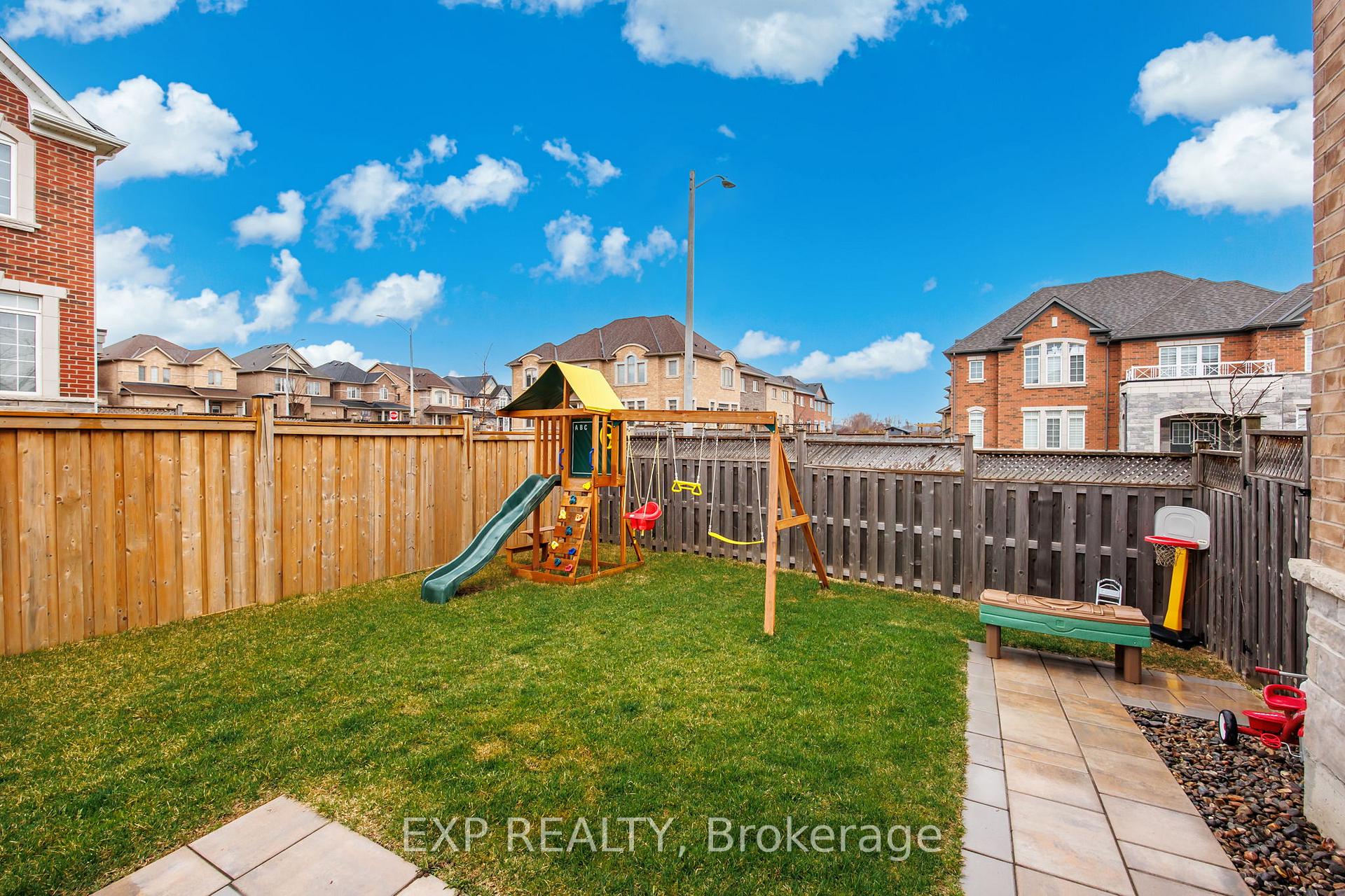 2300 Lozenby Street, Innisfil — photo 5 of 5