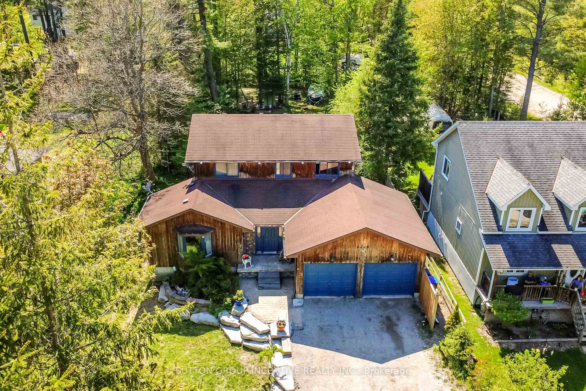 2448 Wallace Avenue, Innisfil — photo 2 of 5