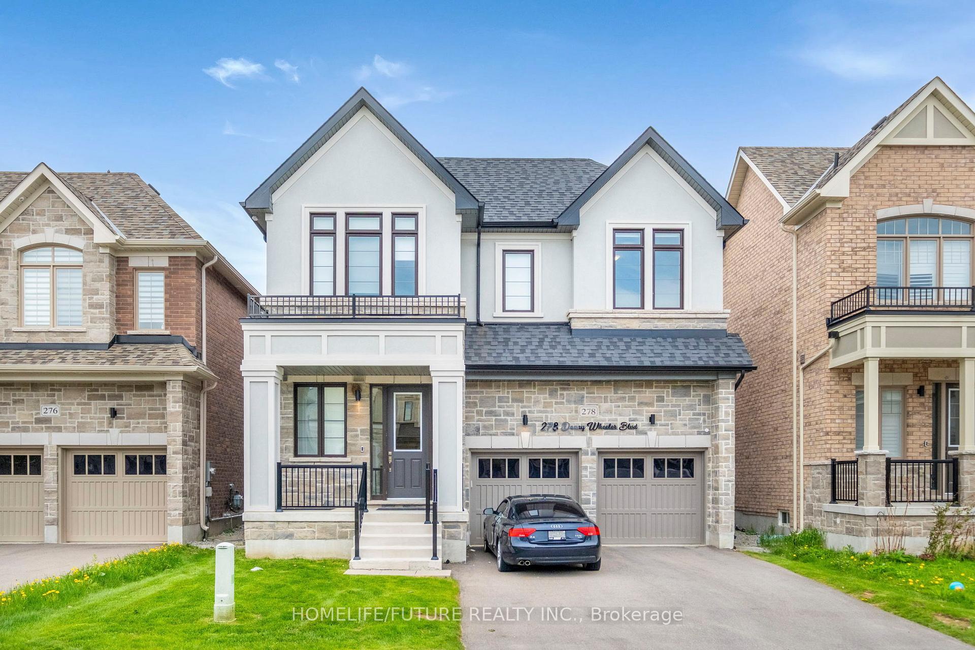 278 Danny Wheeler Boulevard, Georgina — photo 2 of 5