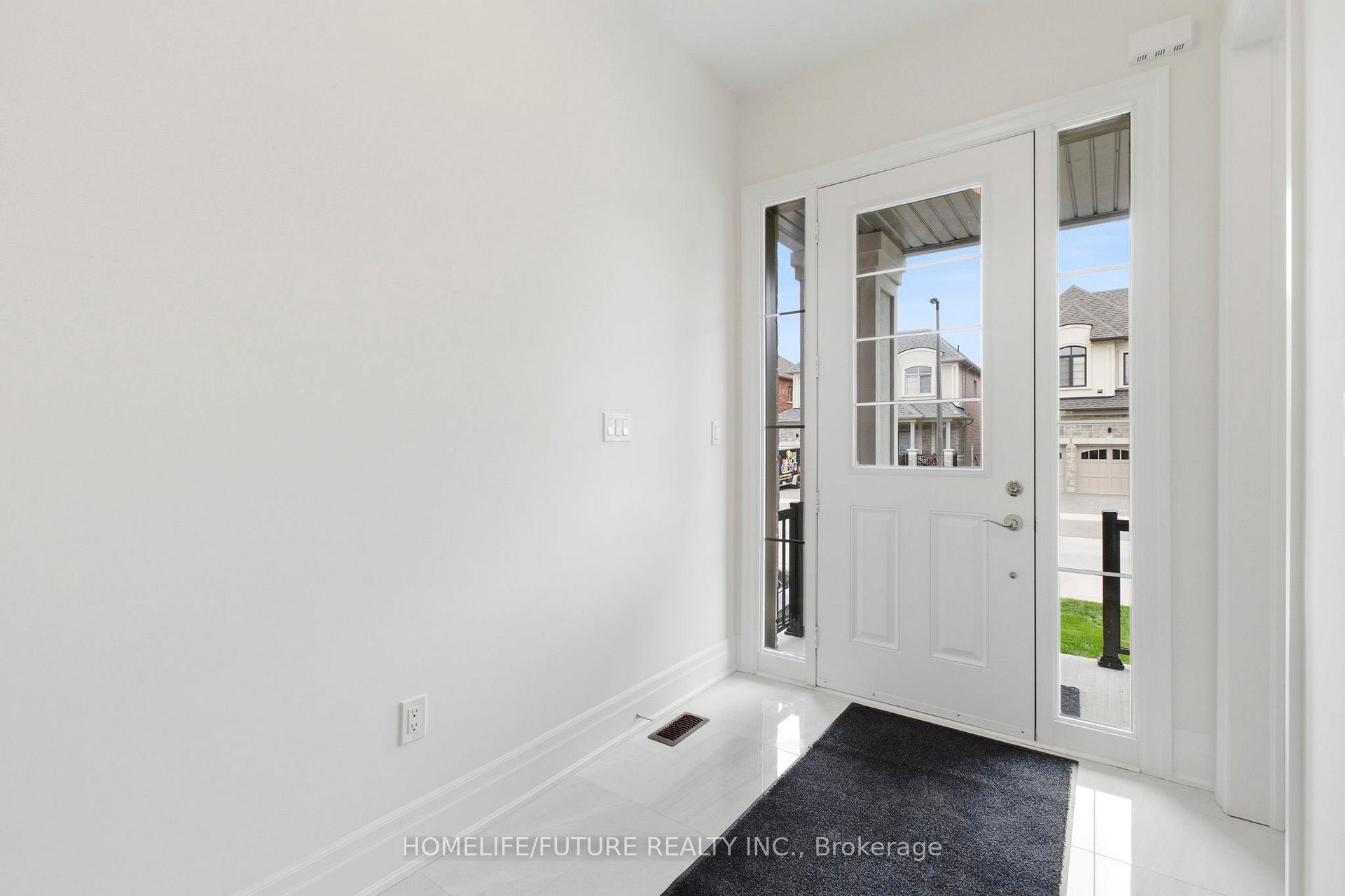 278 Danny Wheeler Boulevard, Georgina — photo 3 of 5