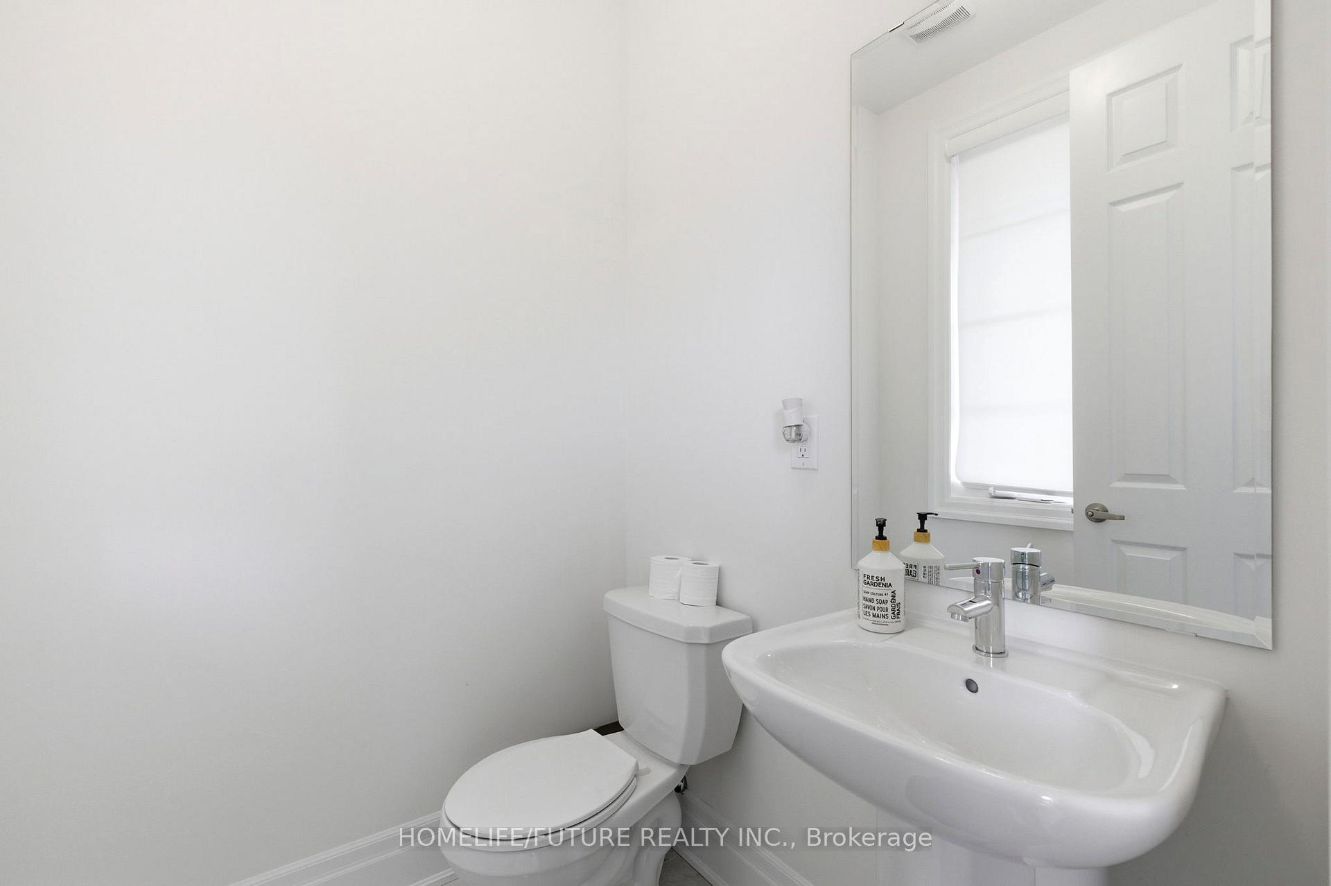 278 Danny Wheeler Boulevard, Georgina — photo 4 of 5