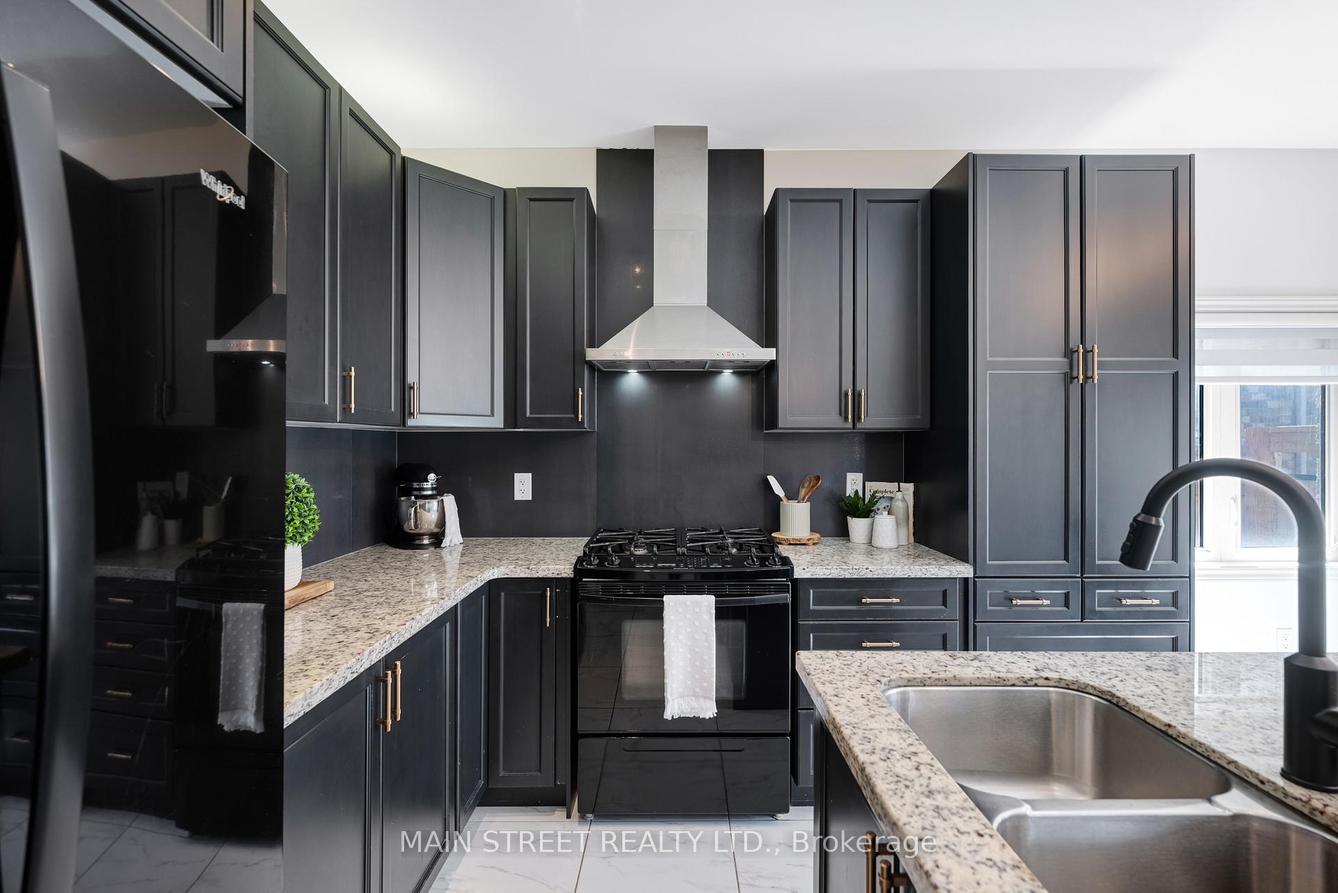1518 Emberton Way, Innisfil — photo 4 of 5