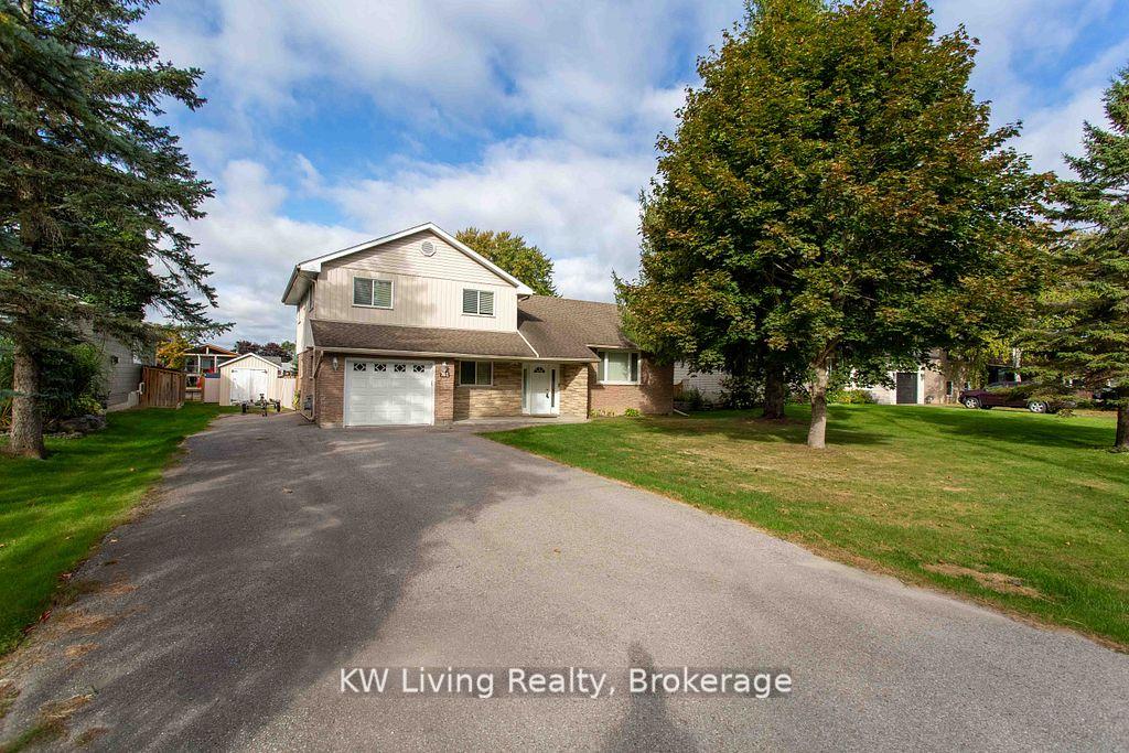 702 Lake Drive S, Georgina — photo 2 of 5
