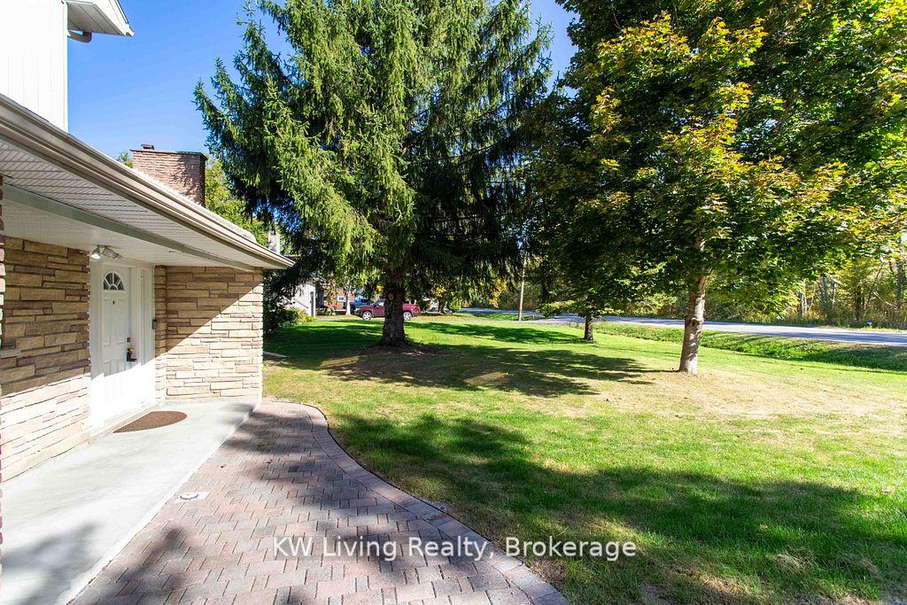 702 Lake Drive S, Georgina — photo 3 of 5