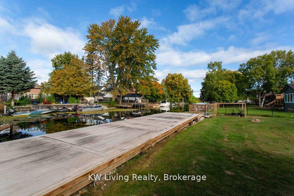 702 Lake Drive S, Georgina — photo 4 of 5