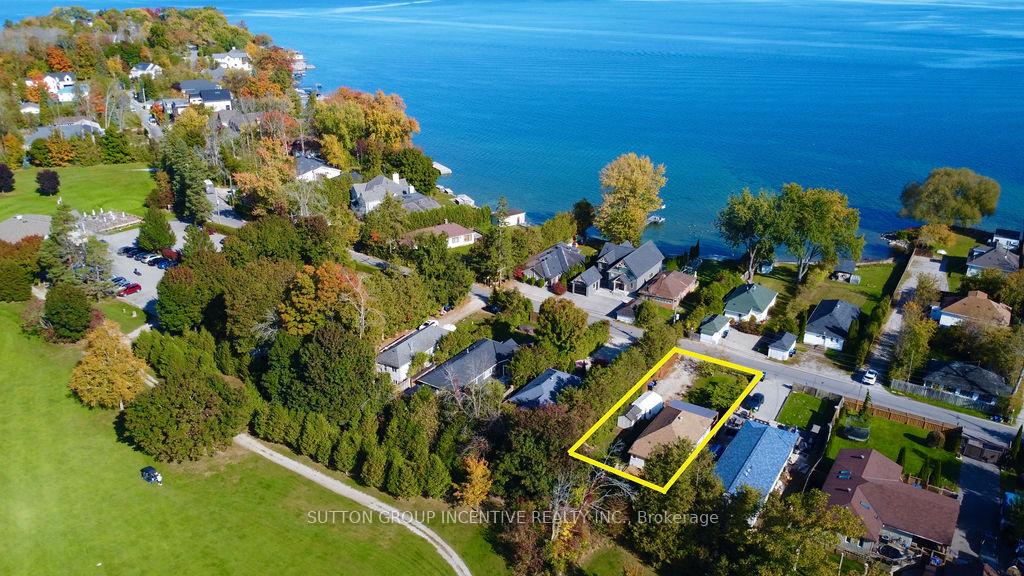 1556 Houston Avenue, Innisfil — photo 4 of 5