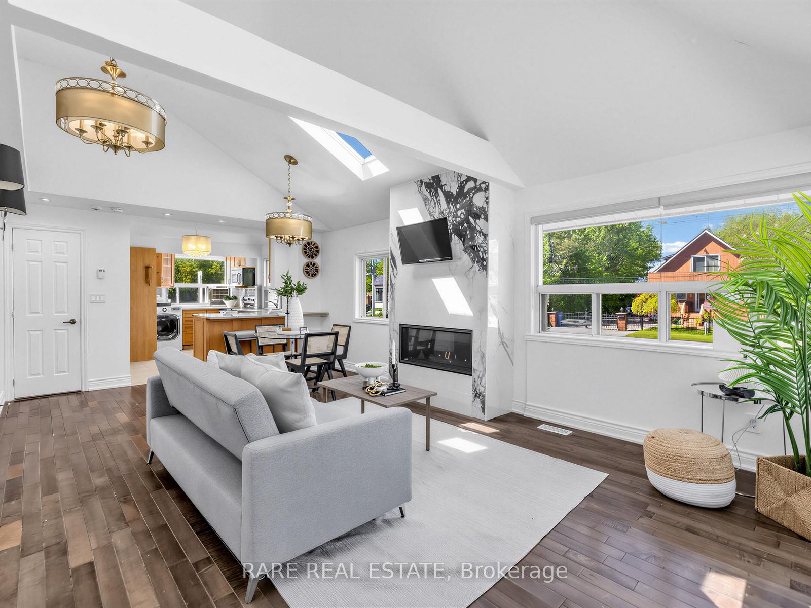 205 Beach Road, Georgina, ON L4P 2L8 — Georgina, Ontario