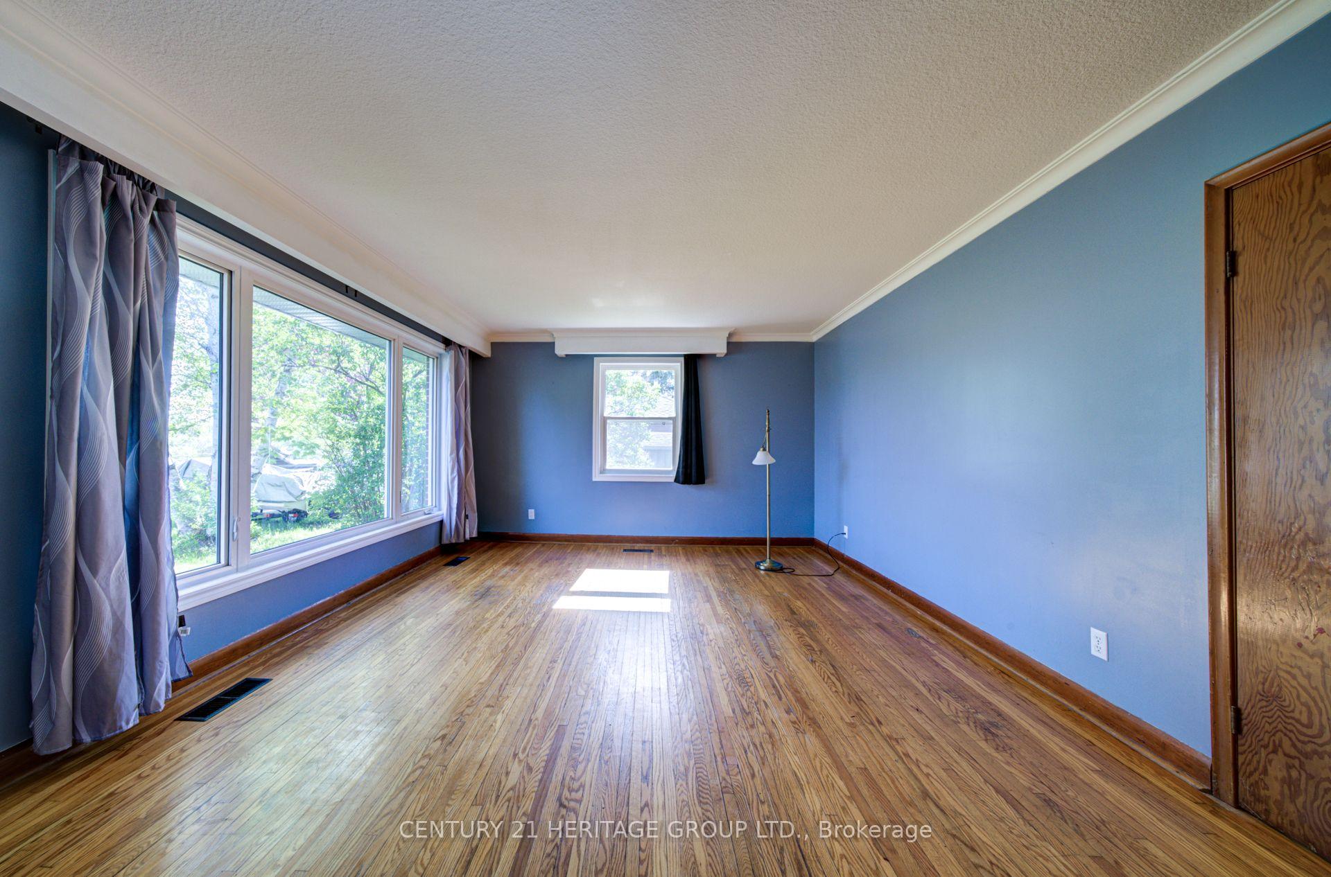 1654 Metro Road N, Georgina — photo 3 of 5