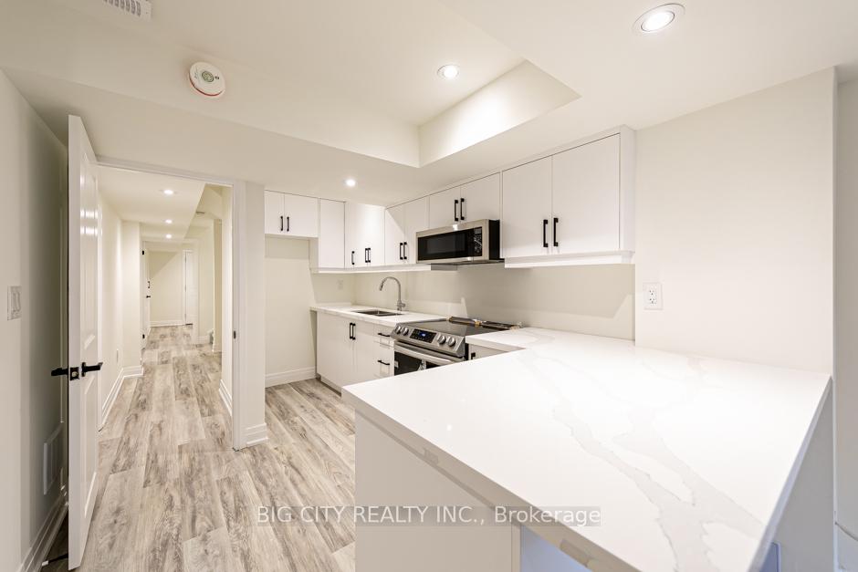 32 Conchita Street Lower, Georgina, ON L4P 0H5 — Georgina, Ontario