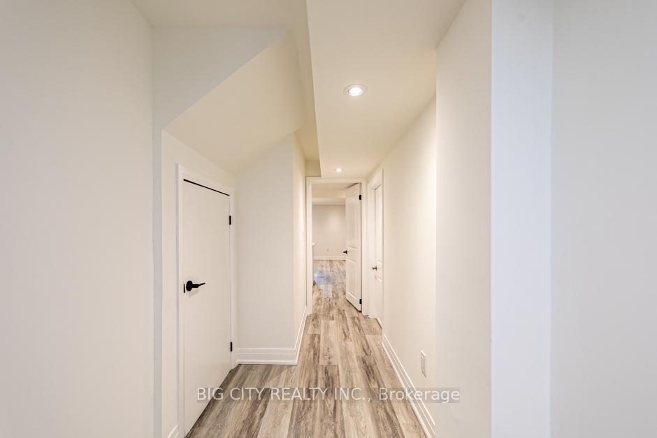 32 Conchita Street Lower, Georgina — photo 4 of 5