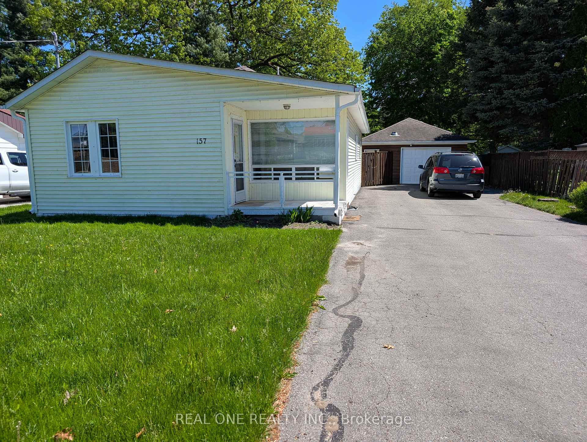 157 Bessborough Drive, Georgina, ON L4P 2R7 — Georgina, Ontario