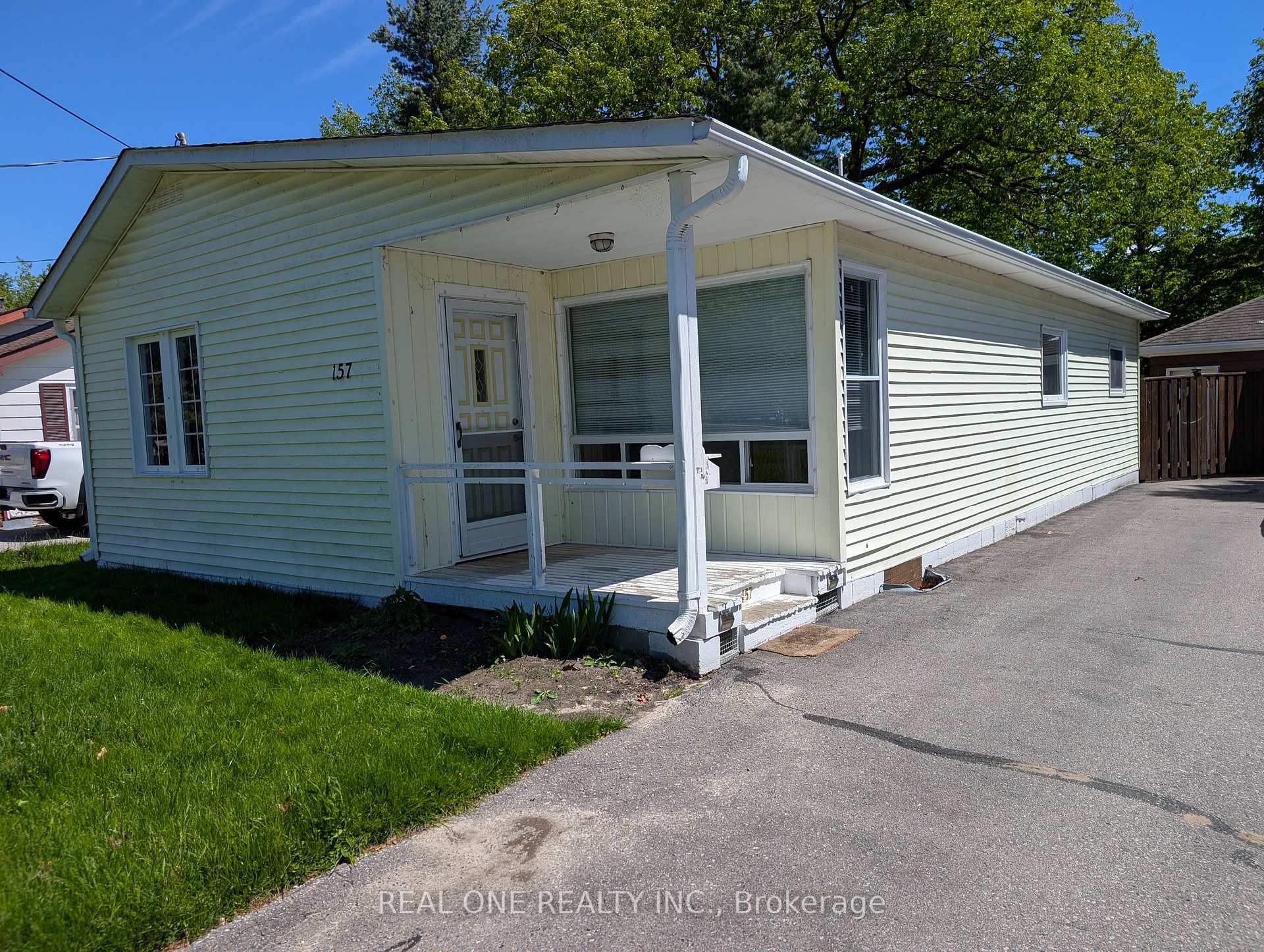157 Bessborough Drive, Georgina — photo 2 of 5