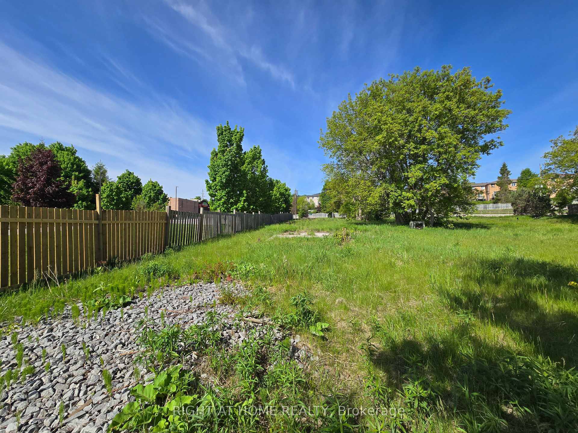 455 The Queensway South N/A, Georgina — photo 5 of 5