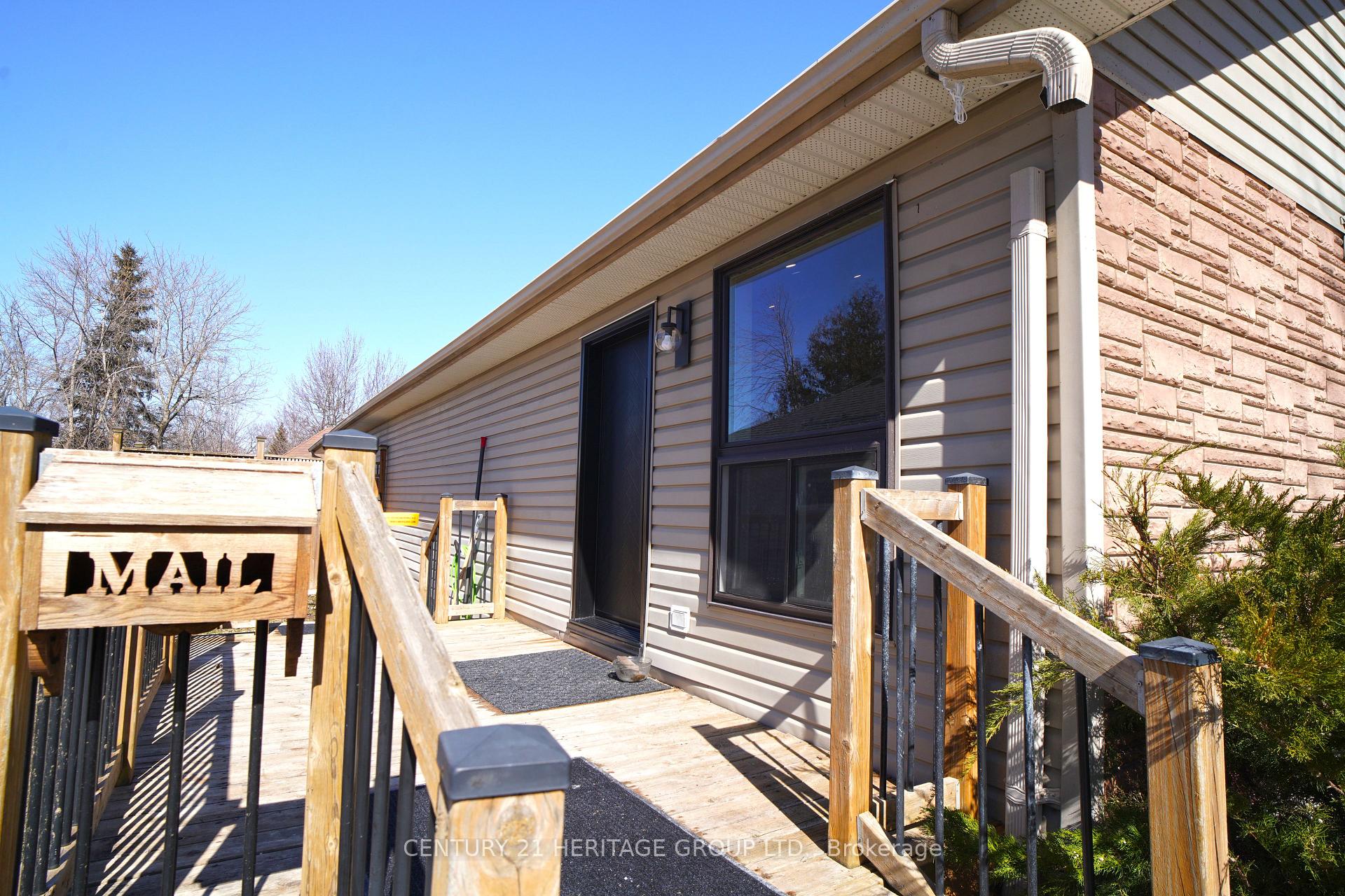236 Simcoe Avenue, Georgina — photo 5 of 5