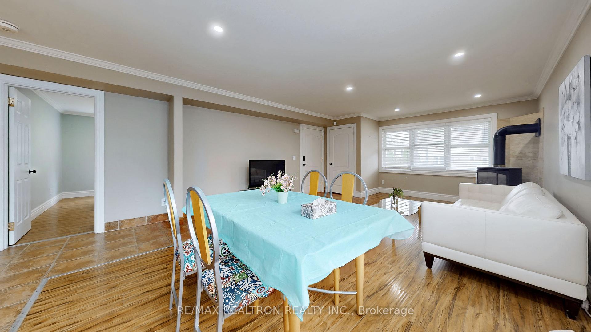 322 Miami Drive Ground Flr, Georgina — photo 4 of 5
