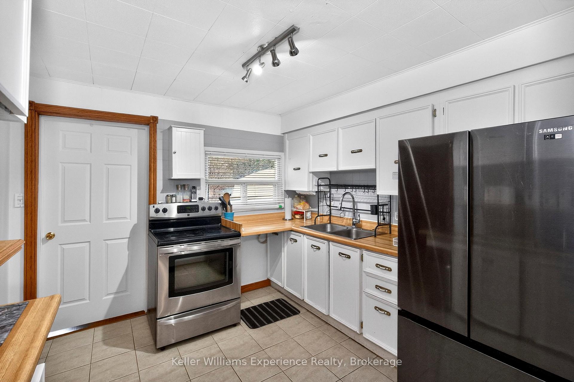 1031 Ferrier Avenue, Innisfil — photo 5 of 5