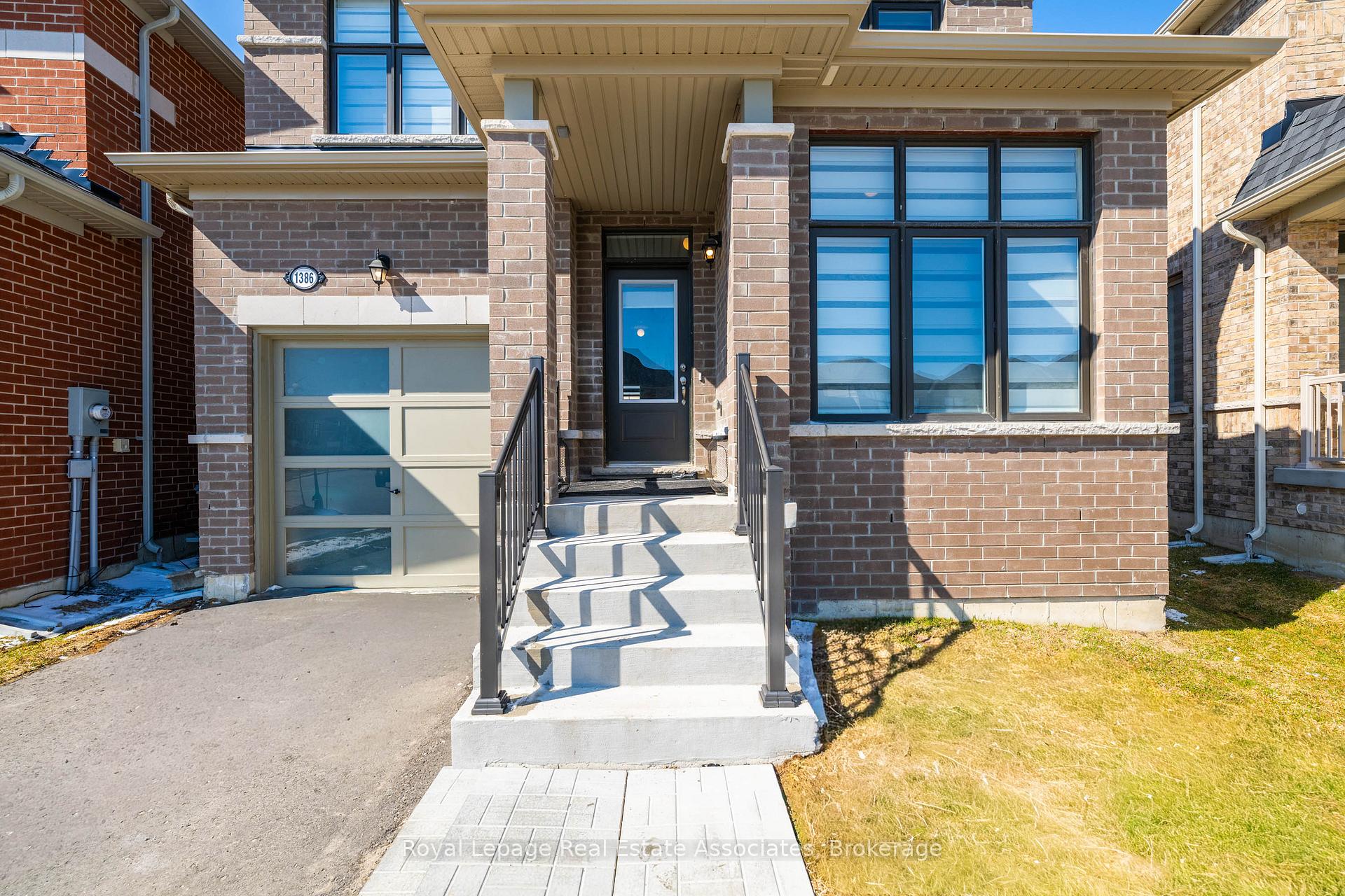 1386 Davis Loop, Innisfil — photo 3 of 5