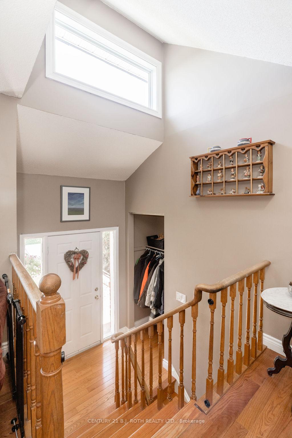 2823 Small Street, Innisfil — photo 4 of 5