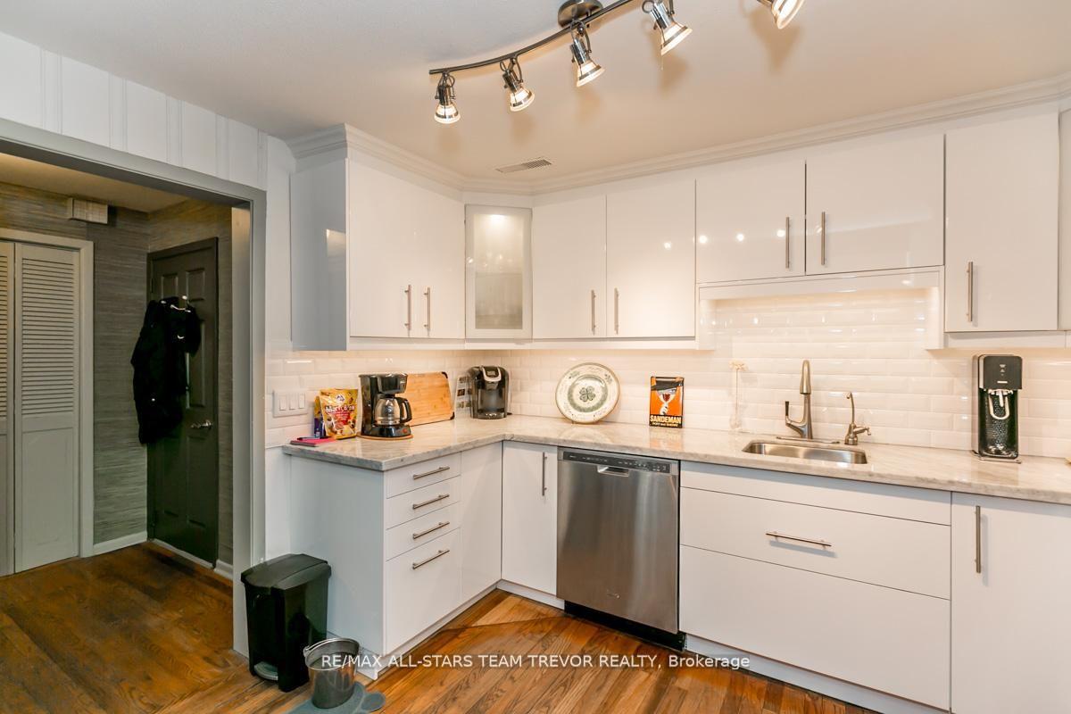 263 Pleasant Boulevard, Georgina — photo 4 of 5