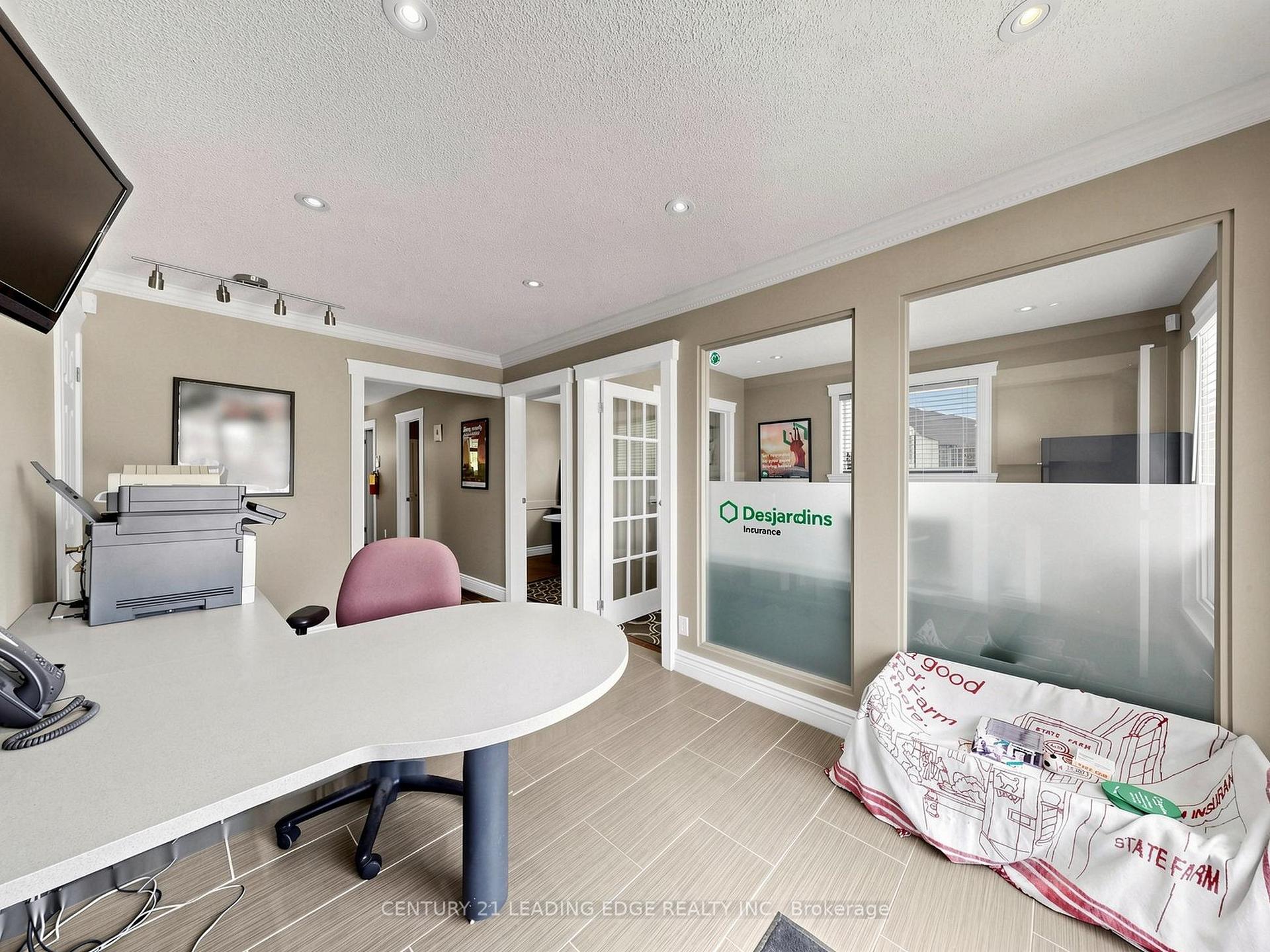 21 Metro Road S, Georgina — photo 4 of 5