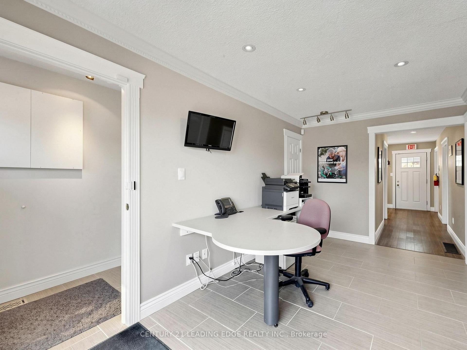 21 Metro Road S, Georgina — photo 5 of 5
