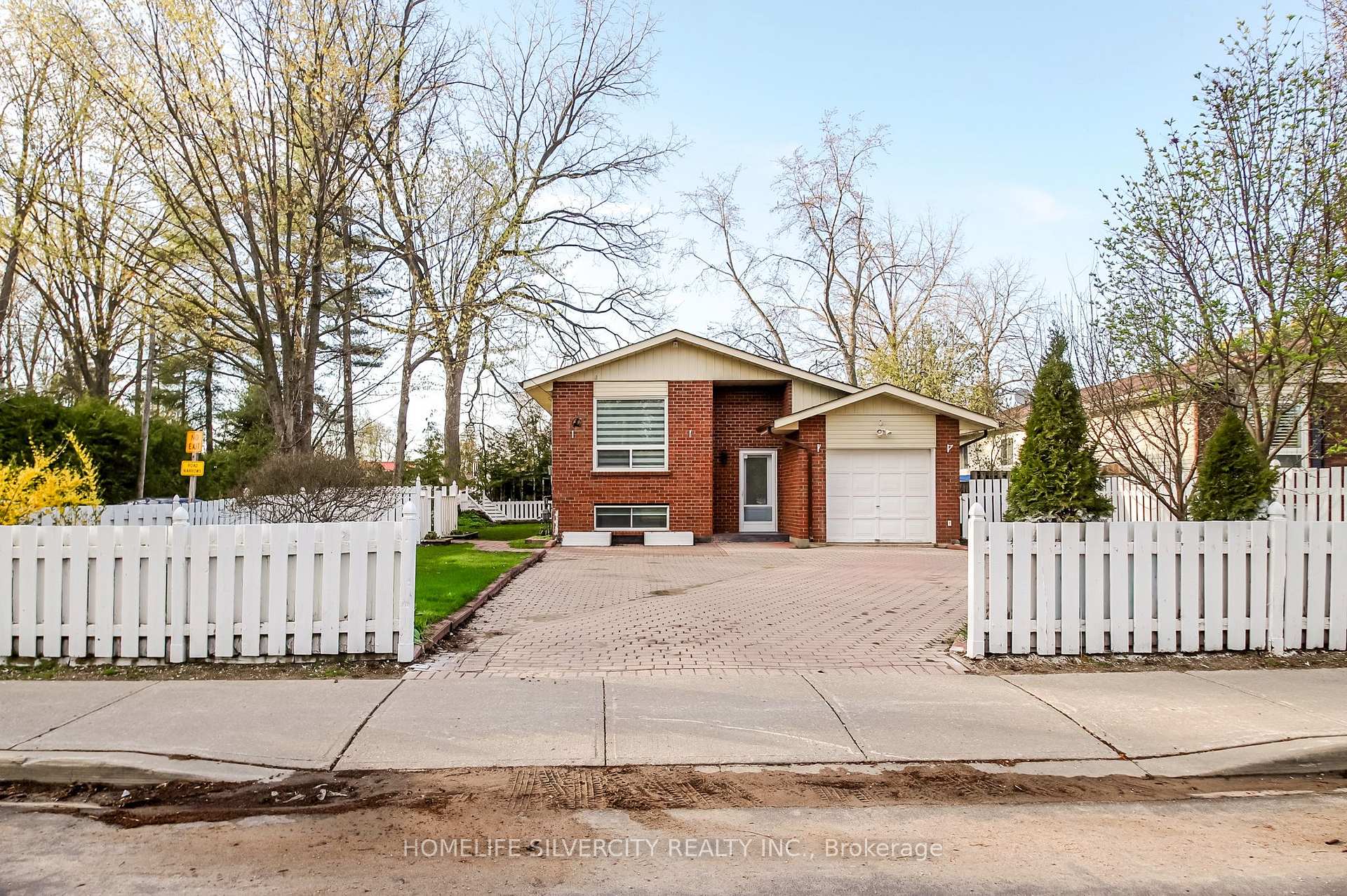 904 Lake Drive E, Georgina — photo 3 of 5