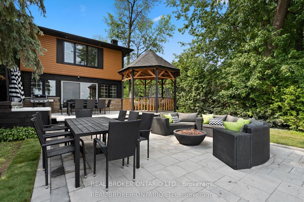 943 Barry Avenue, Innisfil — photo 3 of 5
