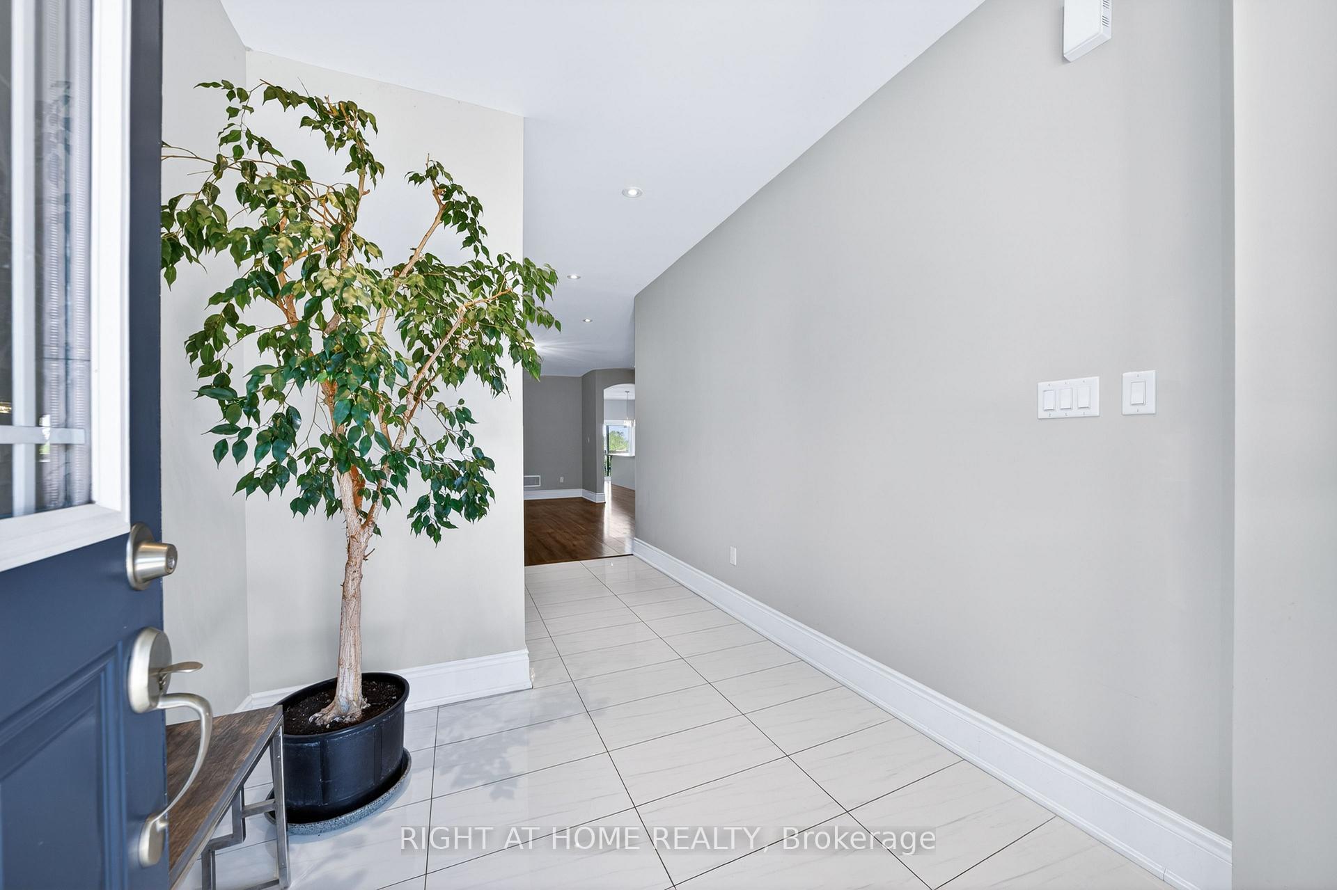 1160 Peelar Crescent, Innisfil — photo 4 of 5