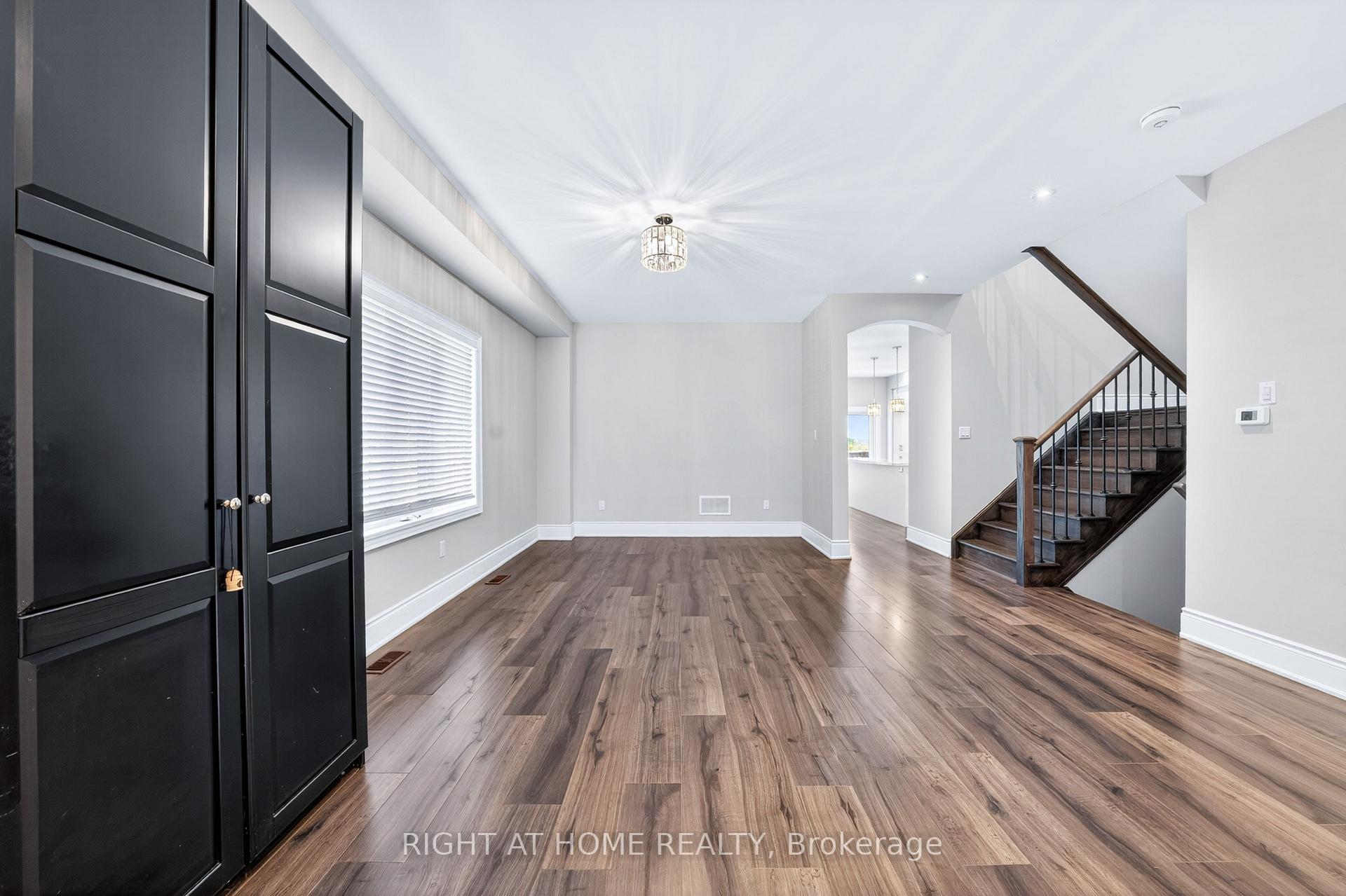 1160 Peelar Crescent, Innisfil — photo 5 of 5
