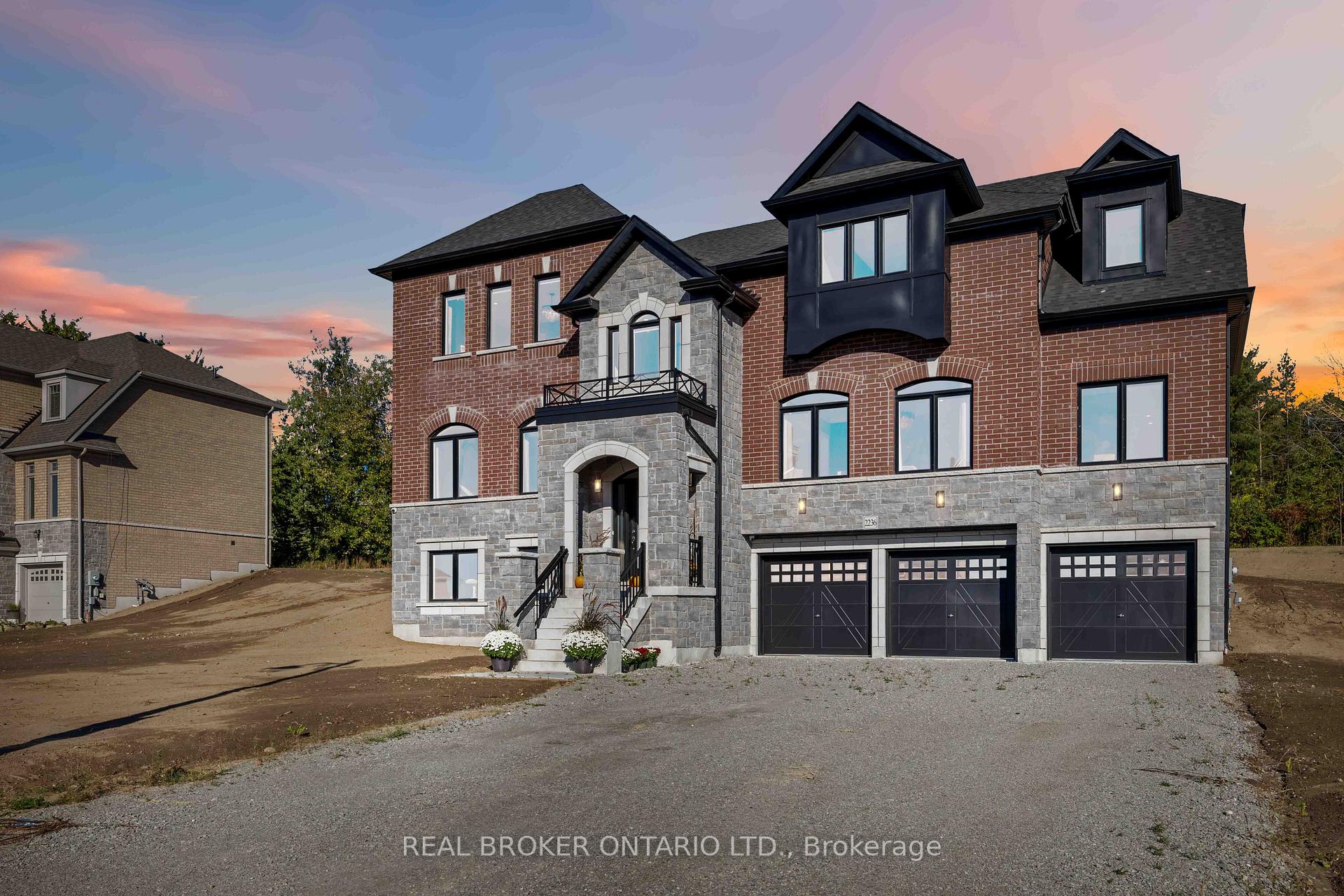 2236 Pemberton Way, Innisfil — photo 2 of 5