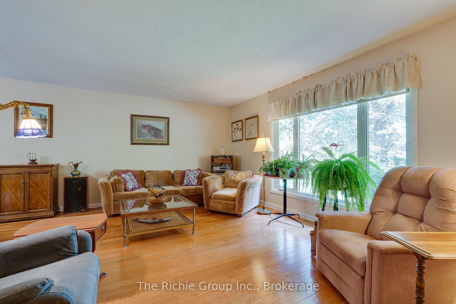 1290 County Rd 50 Road, Adjala-Tosorontio — photo 2 of 5