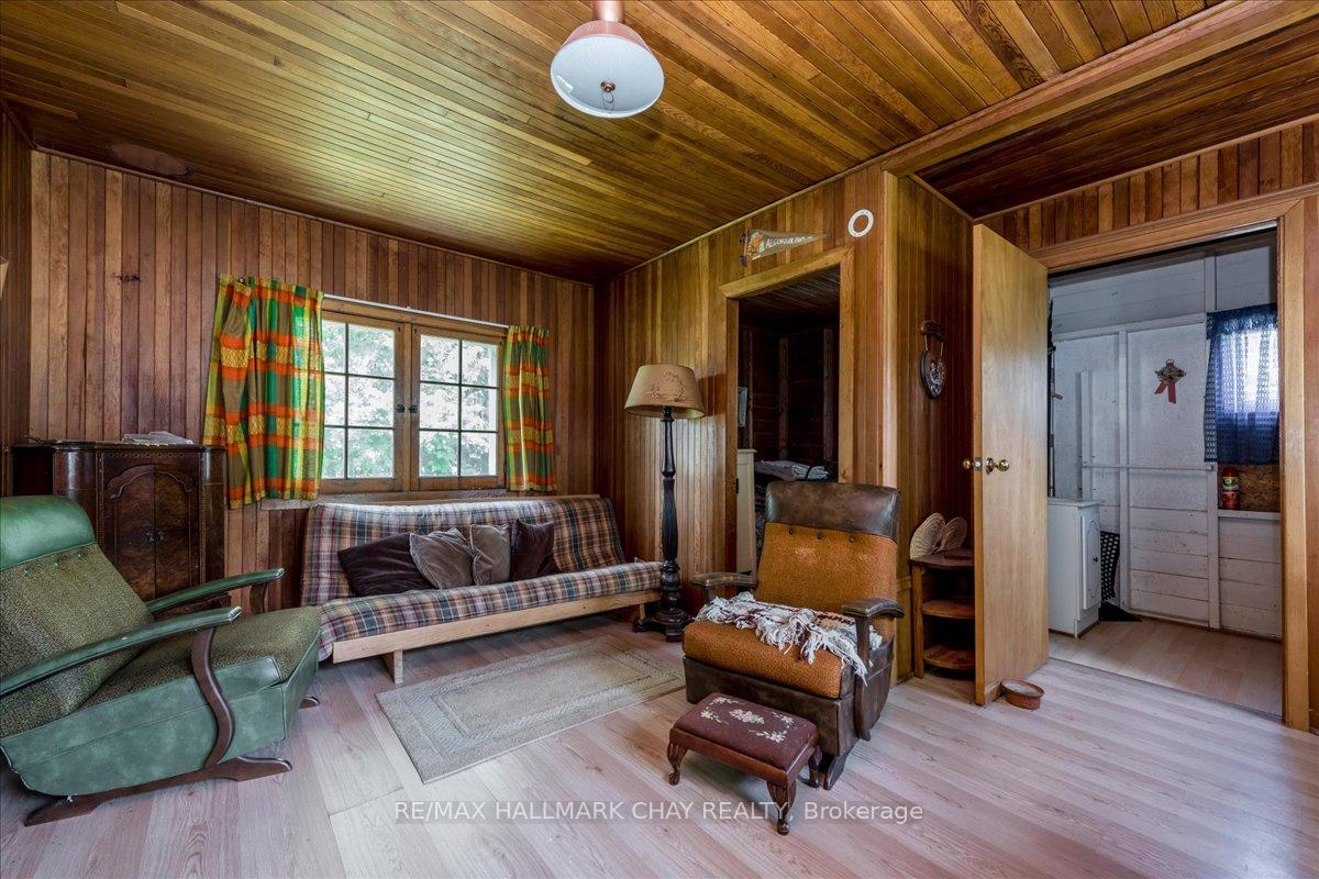1056 Ewart Street, Innisfil — photo 4 of 5