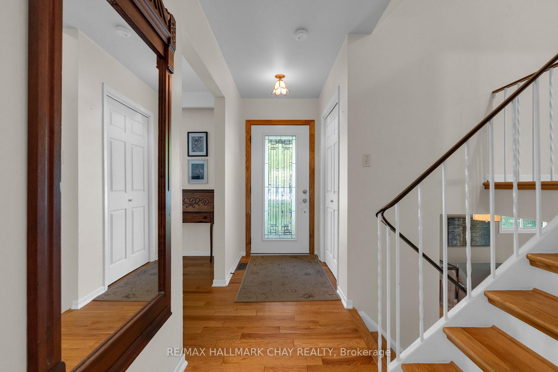 3724 Whitecap Drive, Innisfil — photo 4 of 5
