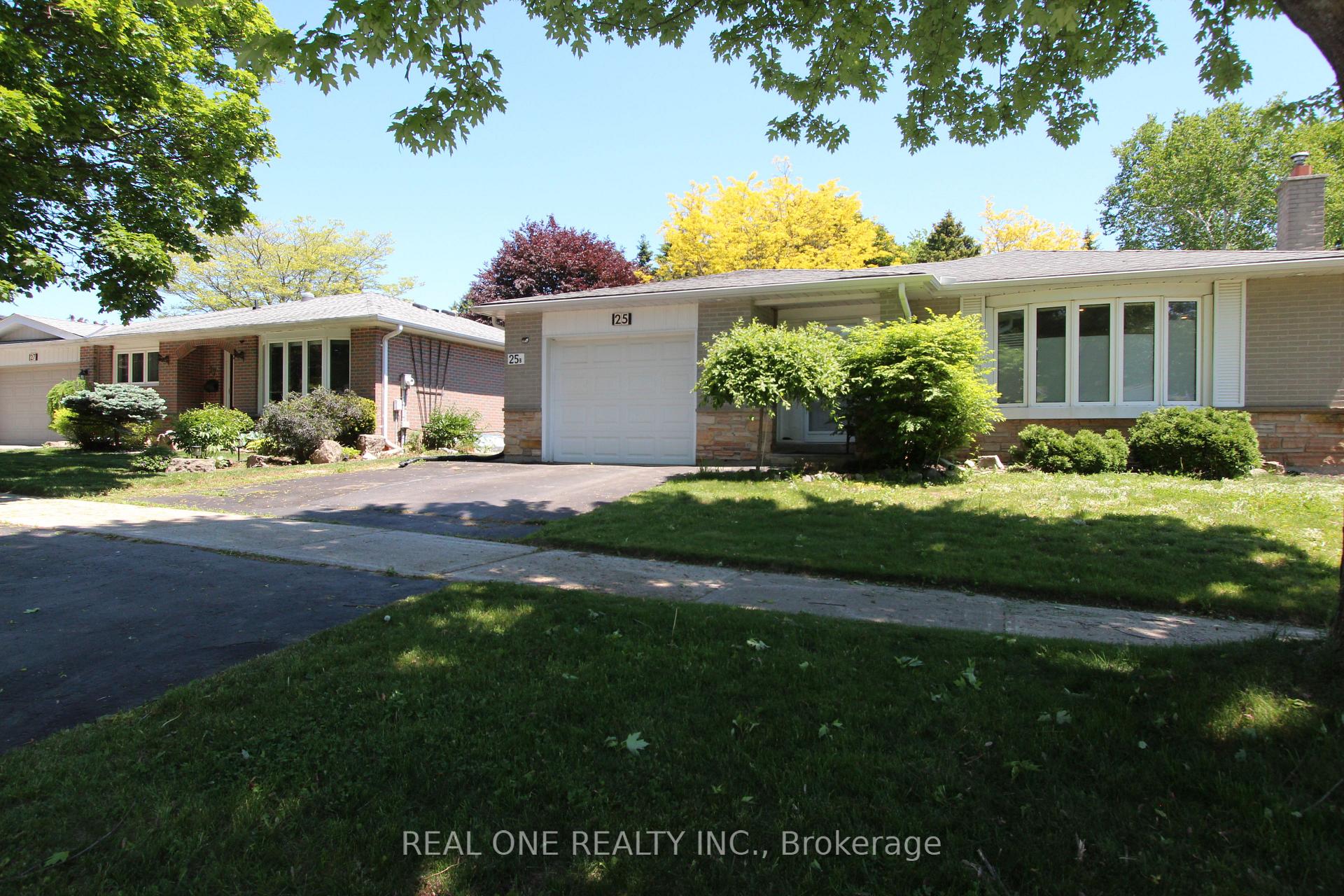 25 Bigwin Drive, Aurora, ON L4G 3C4 — Aurora, Ontario