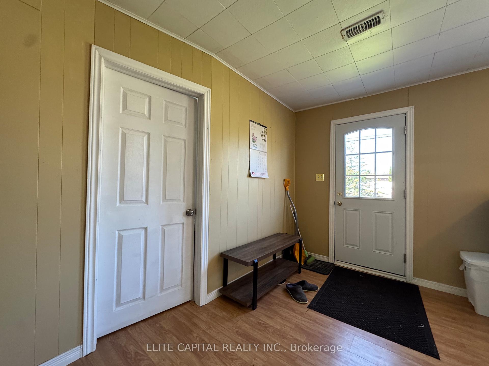 9 Lambrook Drive, Georgina — photo 4 of 5