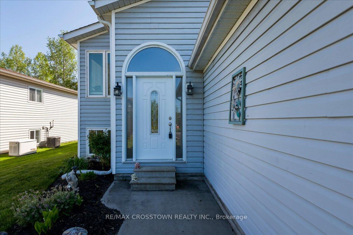 1170 Arnold Street, Innisfil — photo 4 of 5