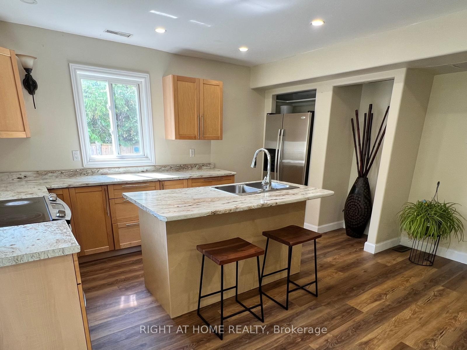 3273 Cove Avenue, Innisfil — photo 3 of 5