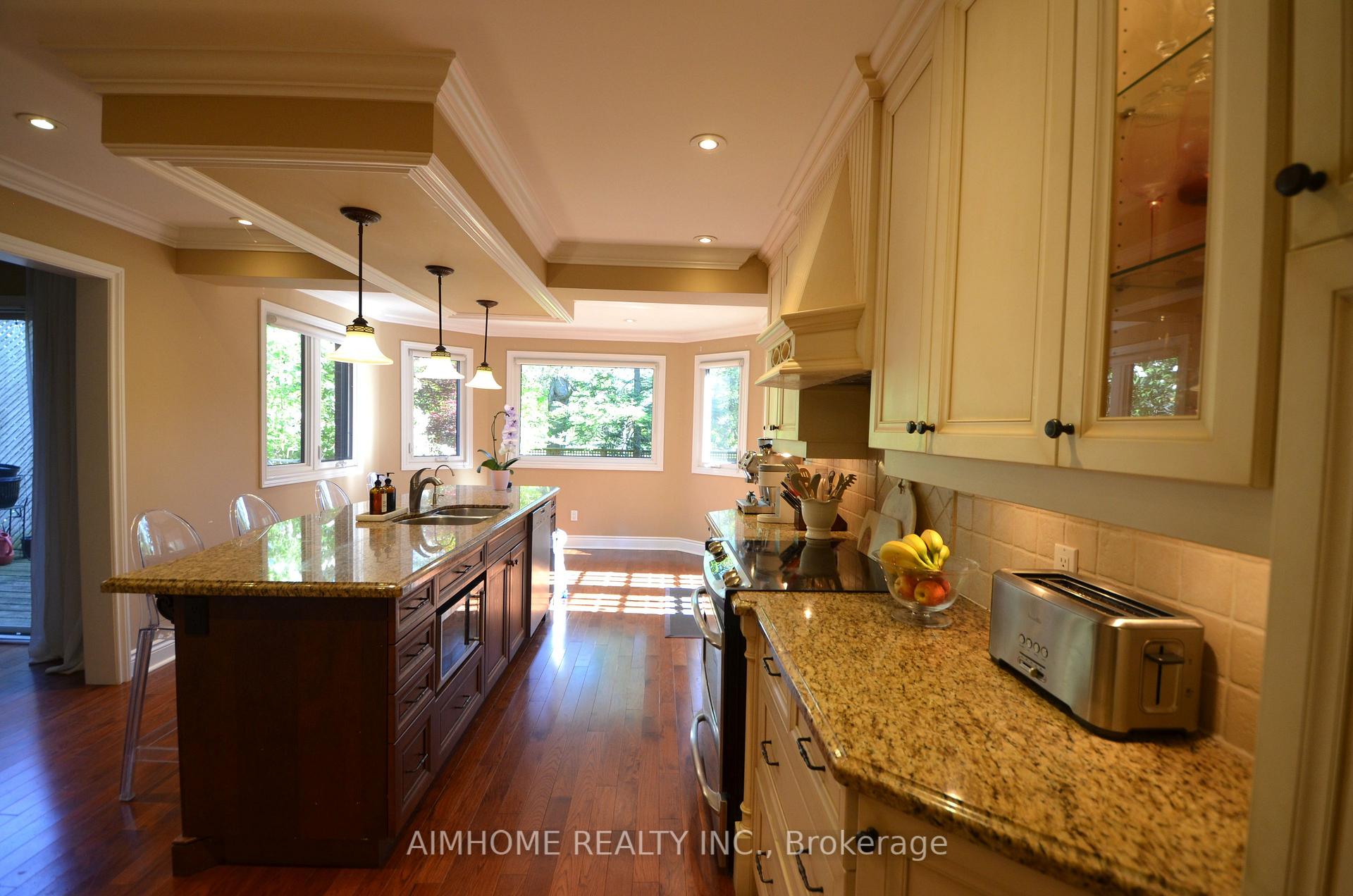 80 Golf Links Drive, Aurora — photo 4 of 5