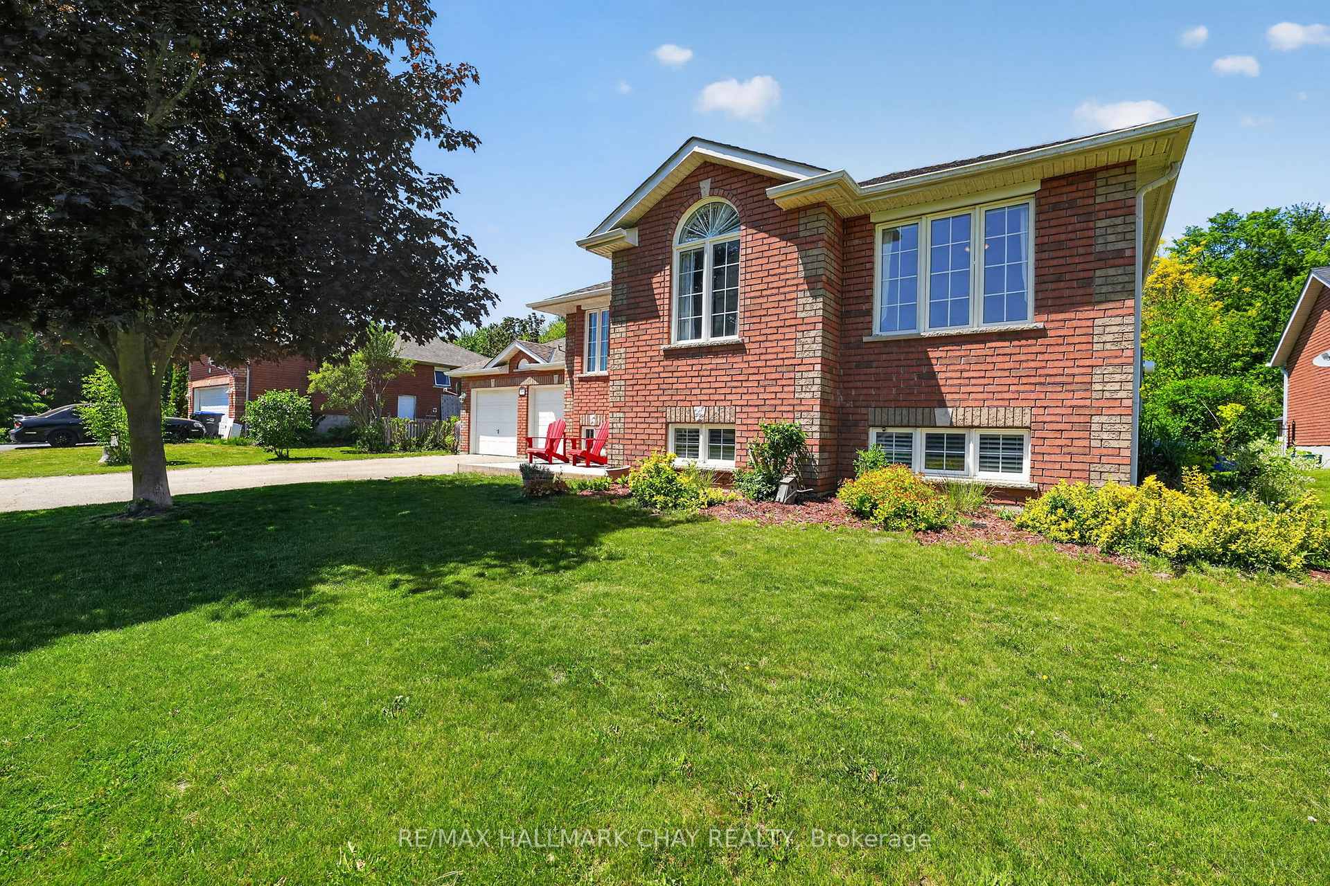 55 Burbank Circle, Adjala-Tosorontio, ON L0M 1J0 — Adjala-Tosorontio, Ontario