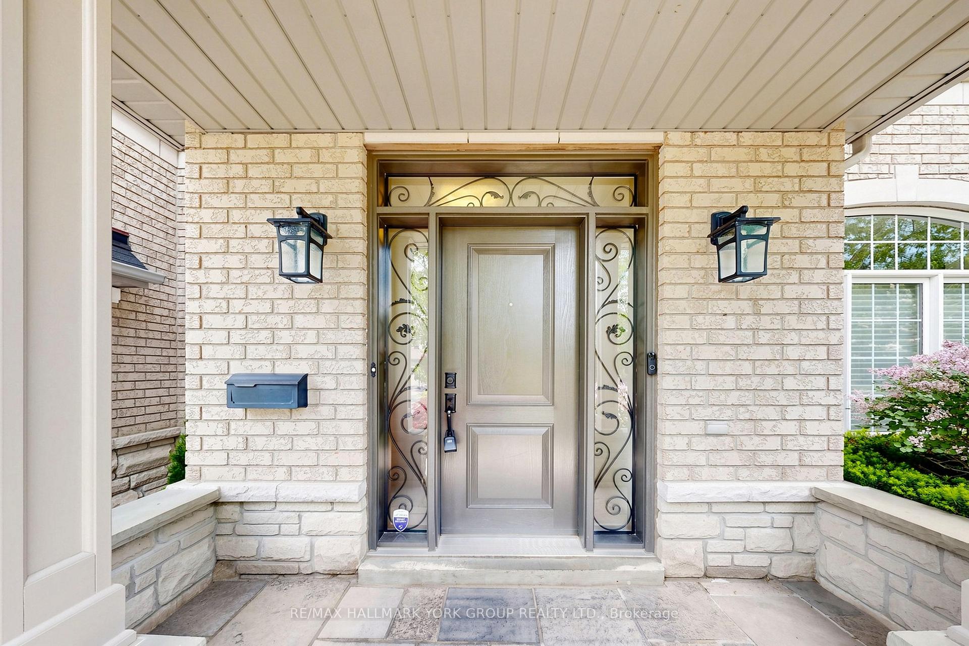 63 Willis Drive, Aurora — photo 3 of 5