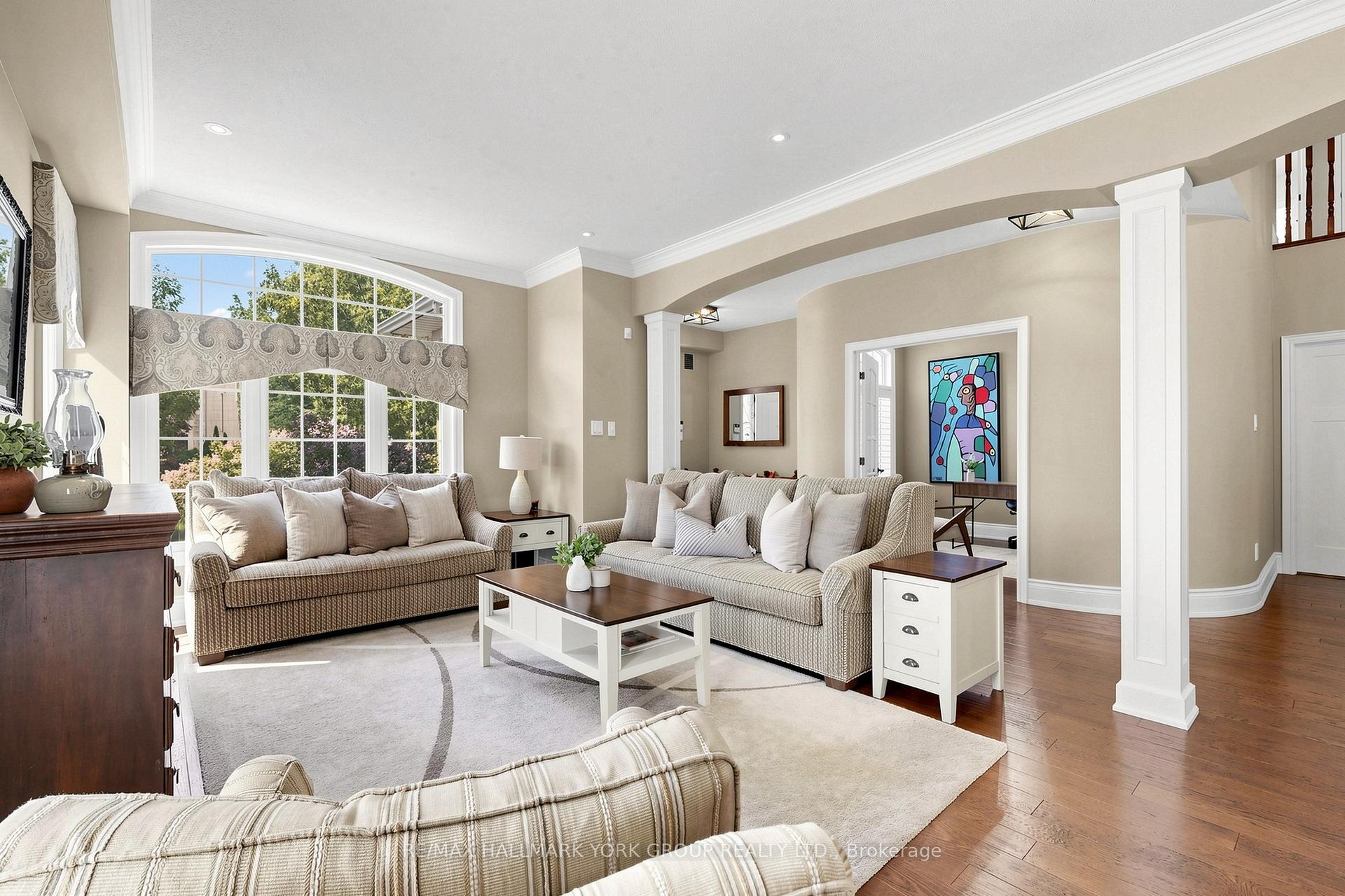 63 Willis Drive, Aurora — photo 4 of 5