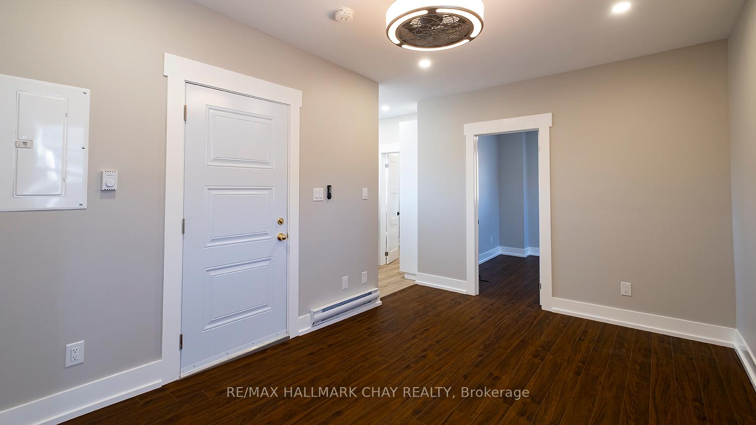 14 QUEEN Street APT#2, Innisfil — photo 3 of 5