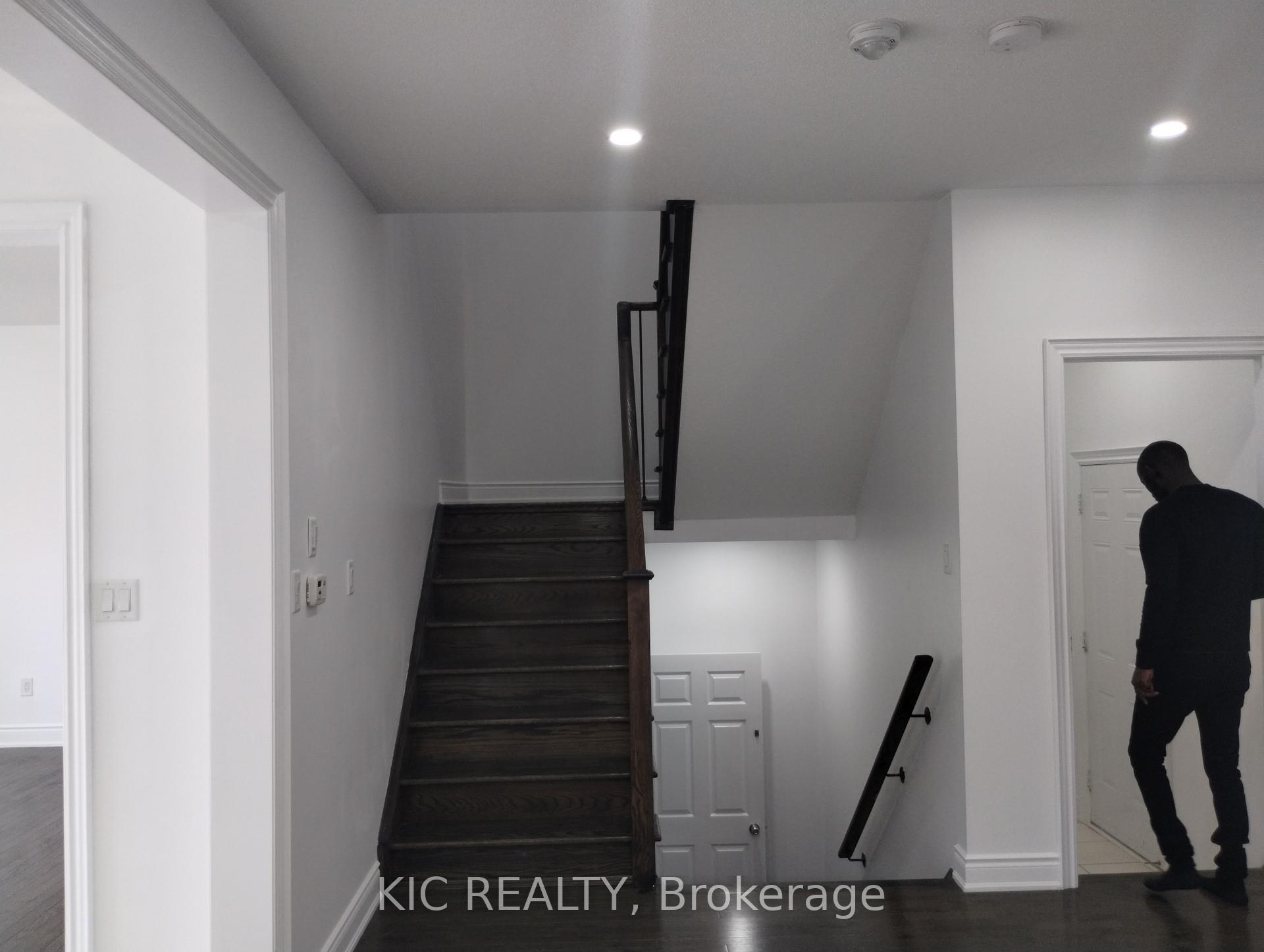1461 Lormel Gate Avenue Upper, Innisfil — photo 5 of 5
